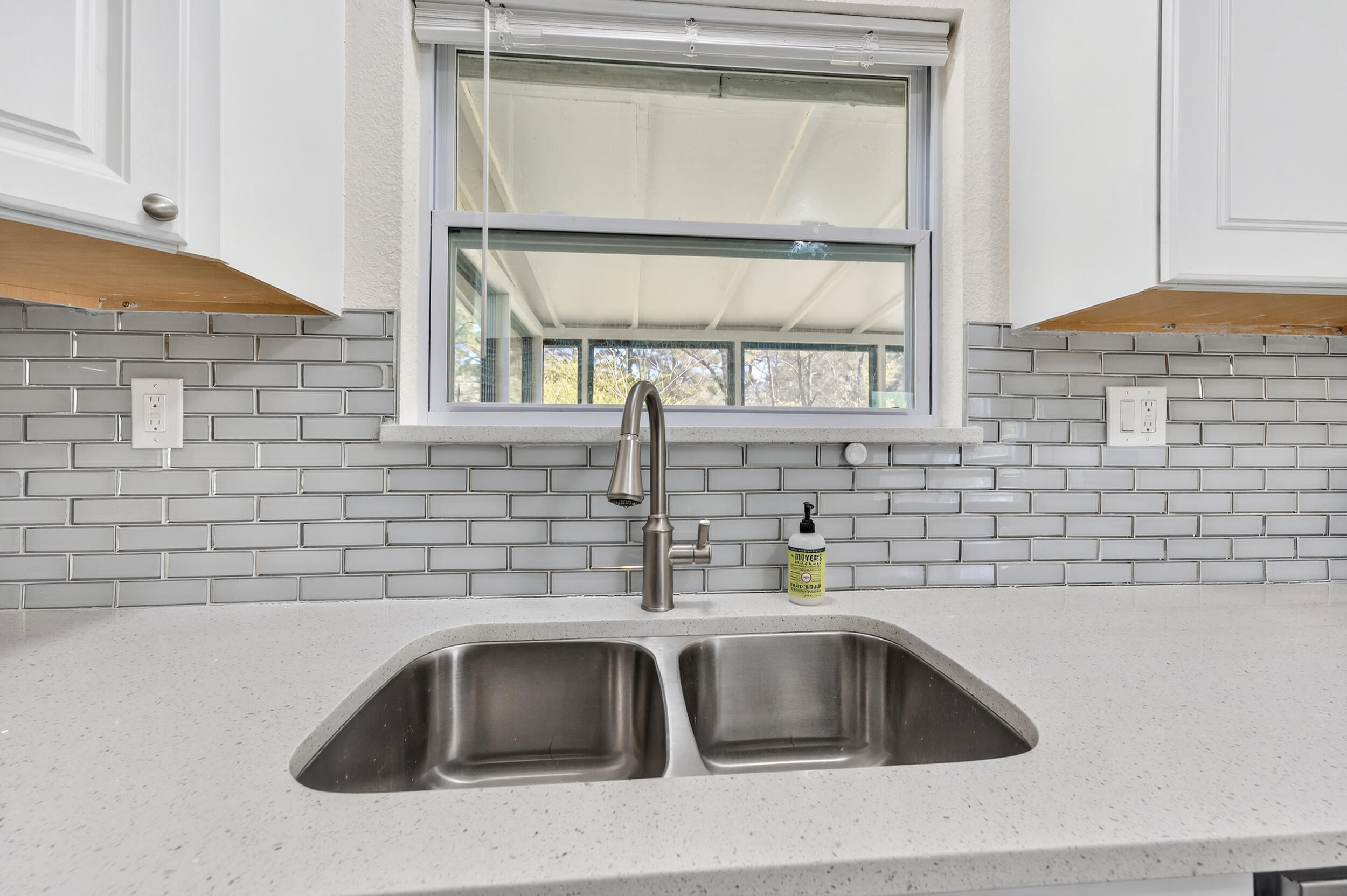 TEN LAKE ESTATES UNIT 1 - Residential