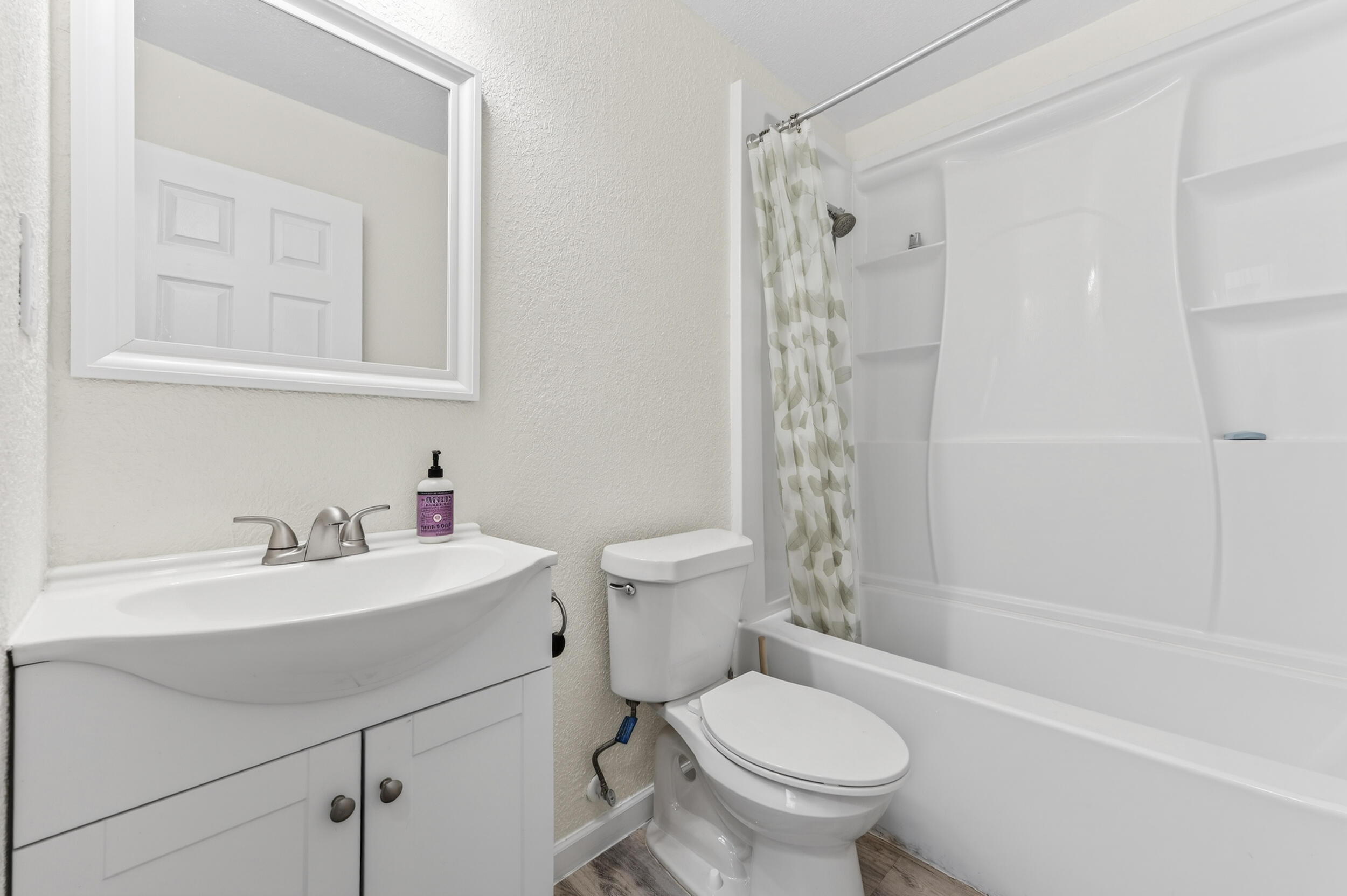 TEN LAKE ESTATES UNIT 1 - Residential