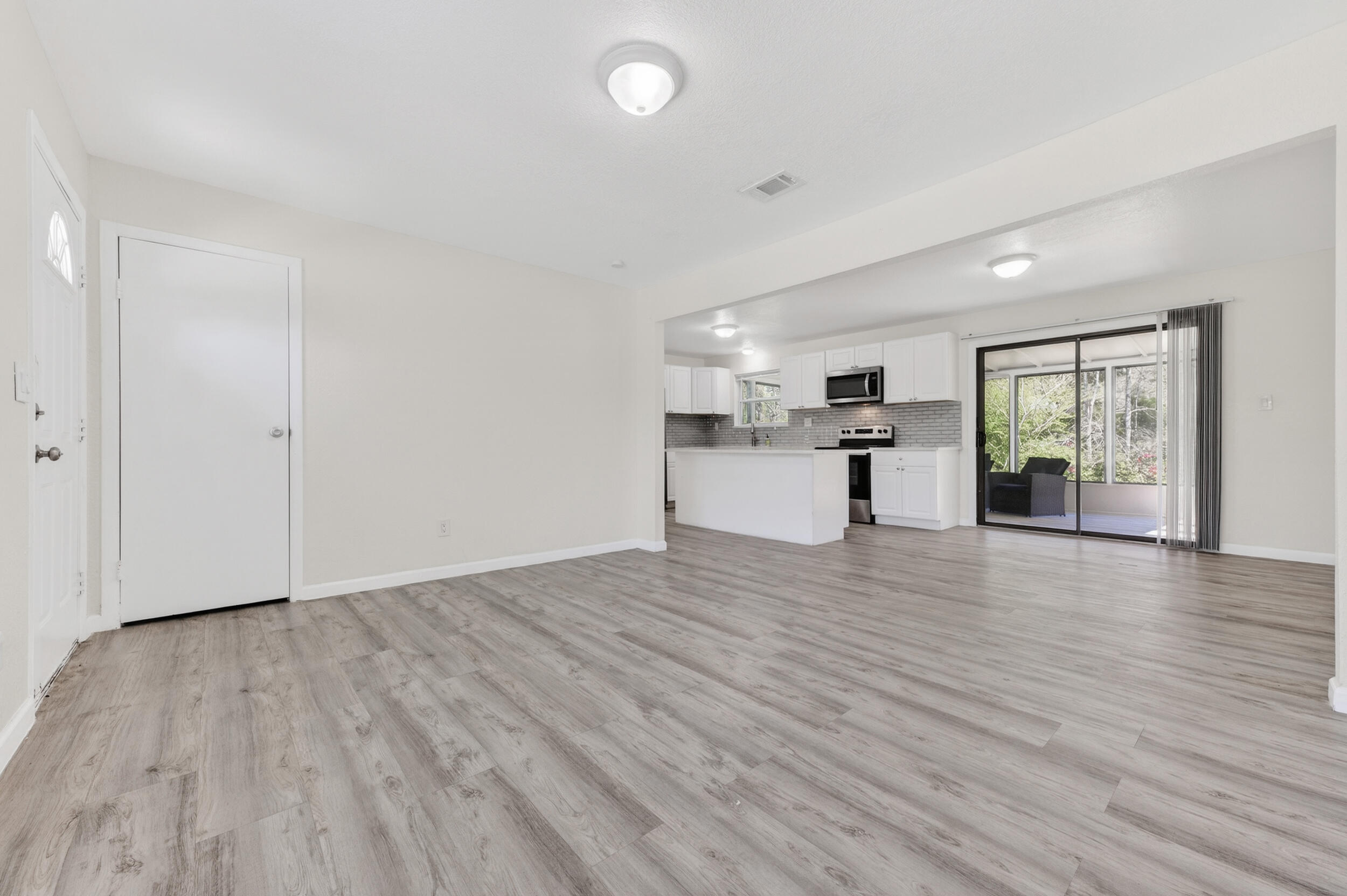 TEN LAKE ESTATES UNIT 1 - Residential