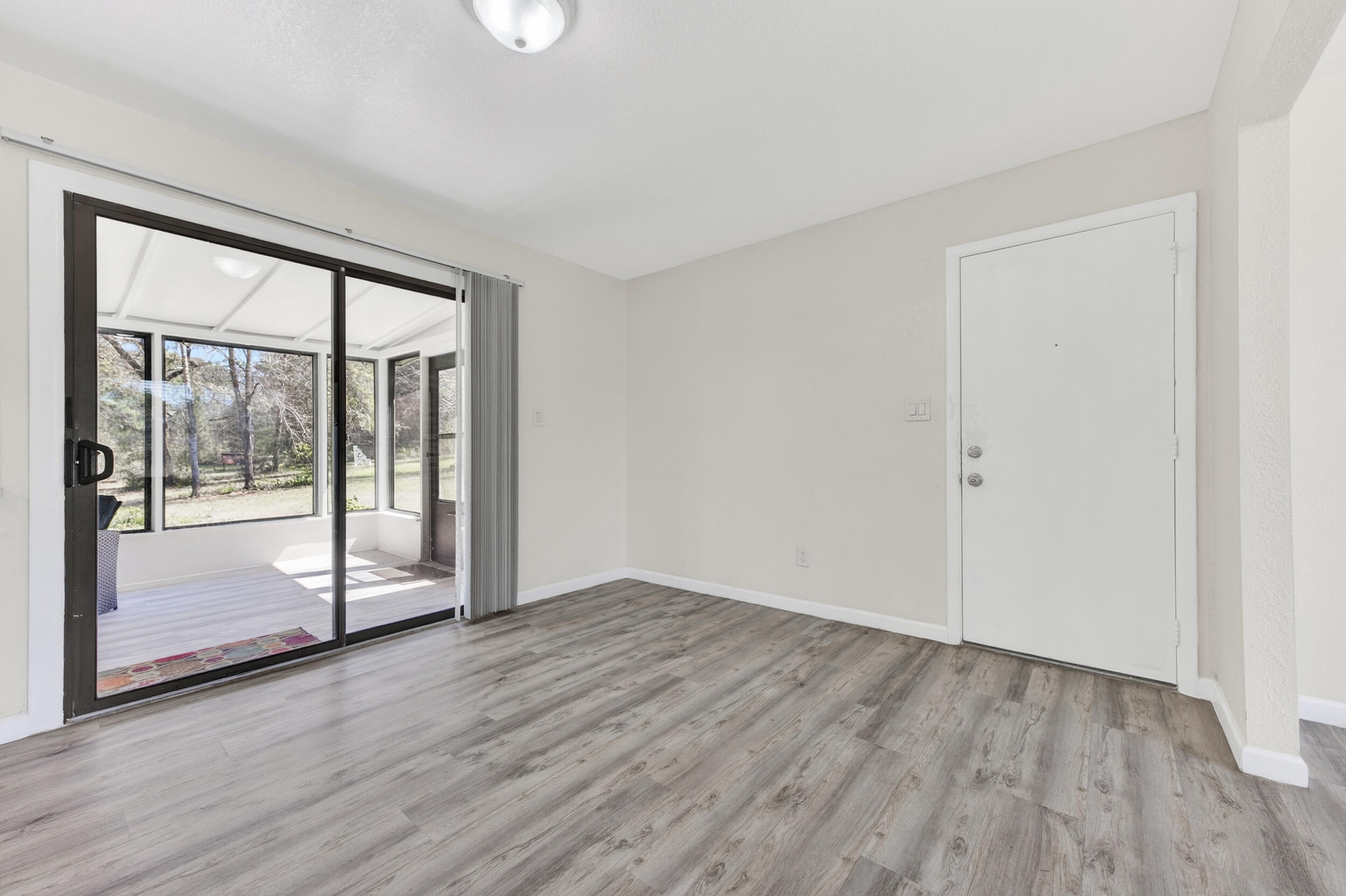 TEN LAKE ESTATES UNIT 1 - Residential