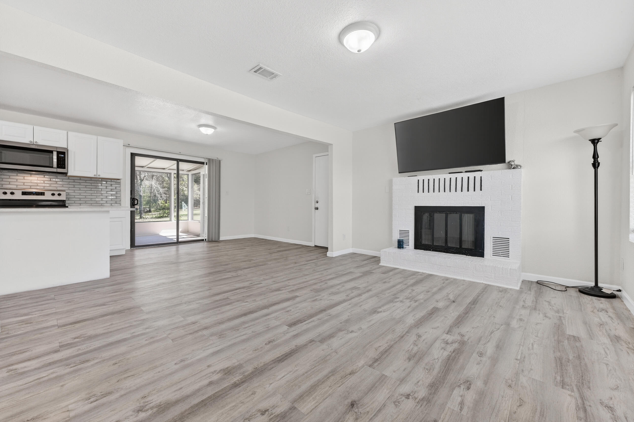 TEN LAKE ESTATES UNIT 1 - Residential