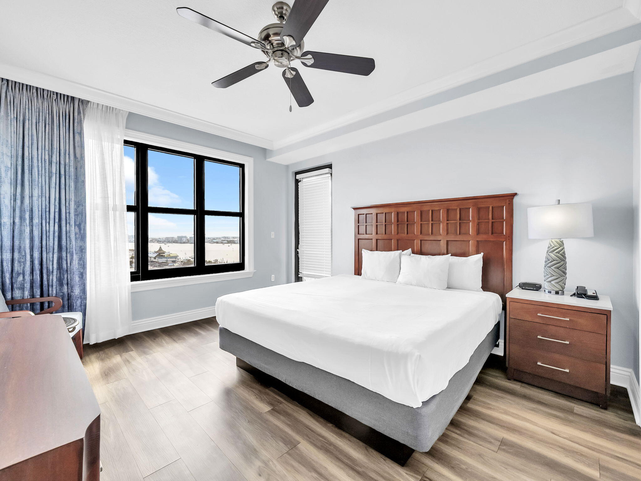 EMERALD GRANDE - Residential