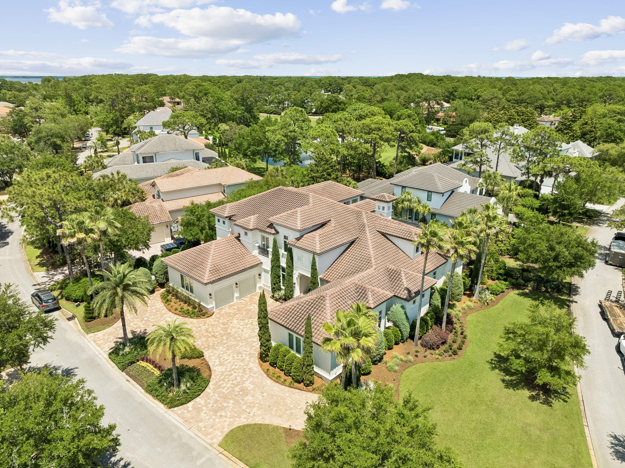 BURNT PINE - Residential