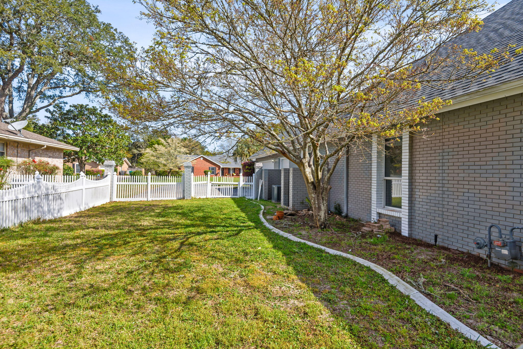 LAKE LORRAINE ESTATES - Residential