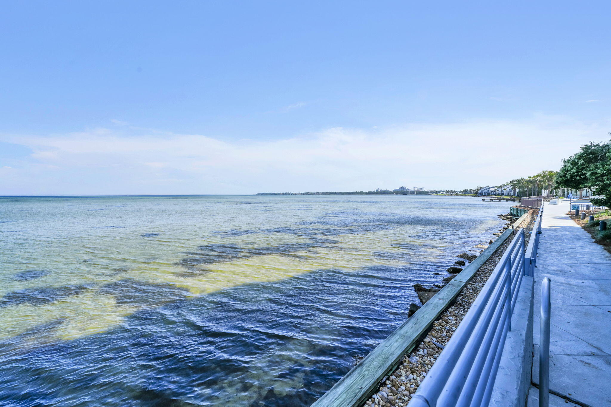 BAYSIDE CONDO SANDESTIN - Residential