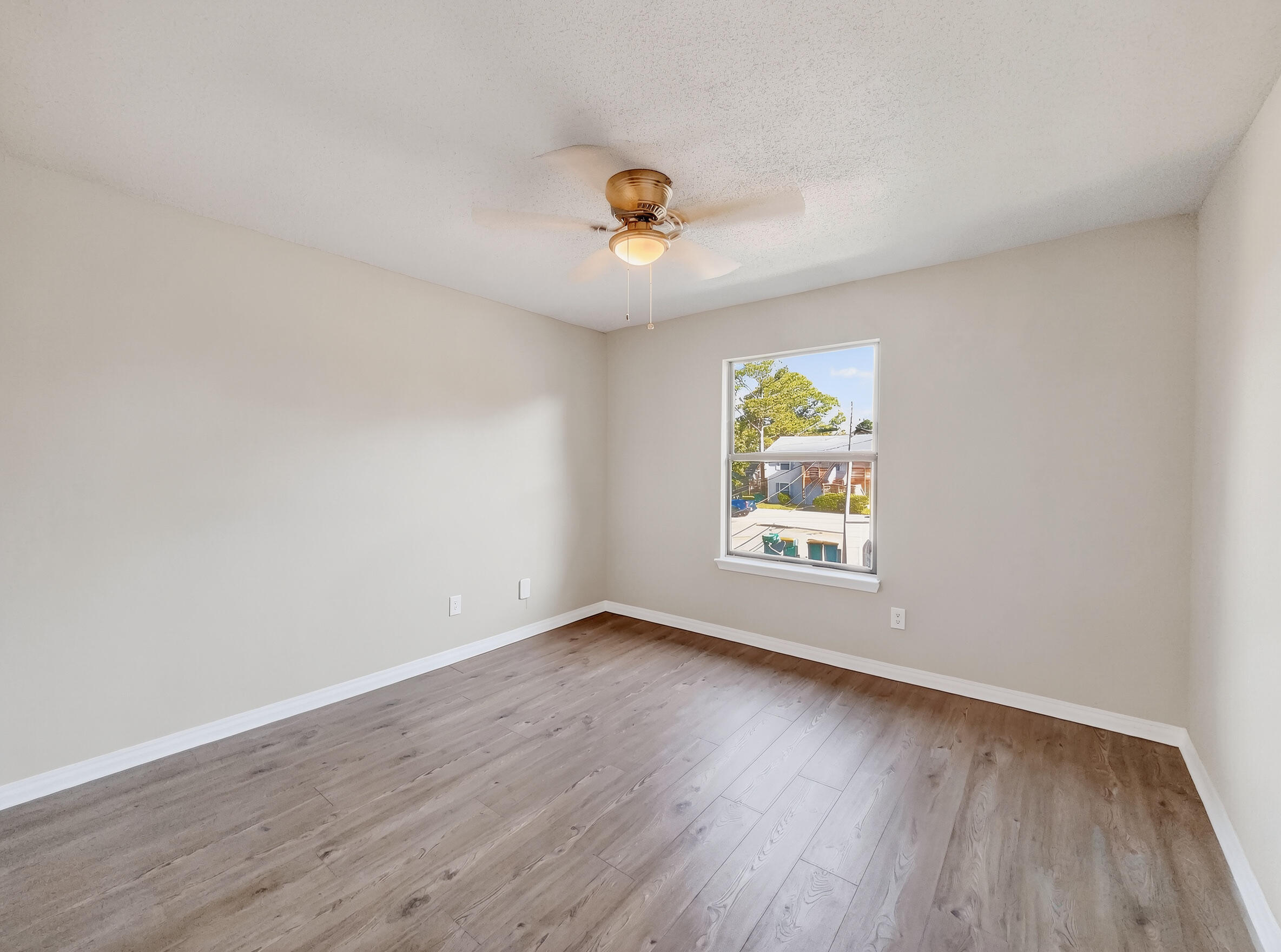 LANDVIEW ESTATES - Residential Lease