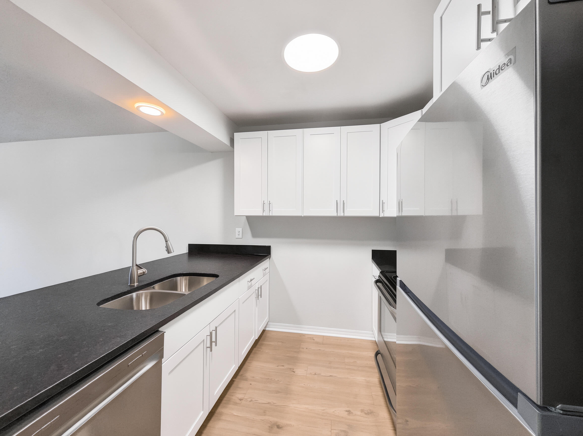 LANDVIEW ESTATES - Residential Lease