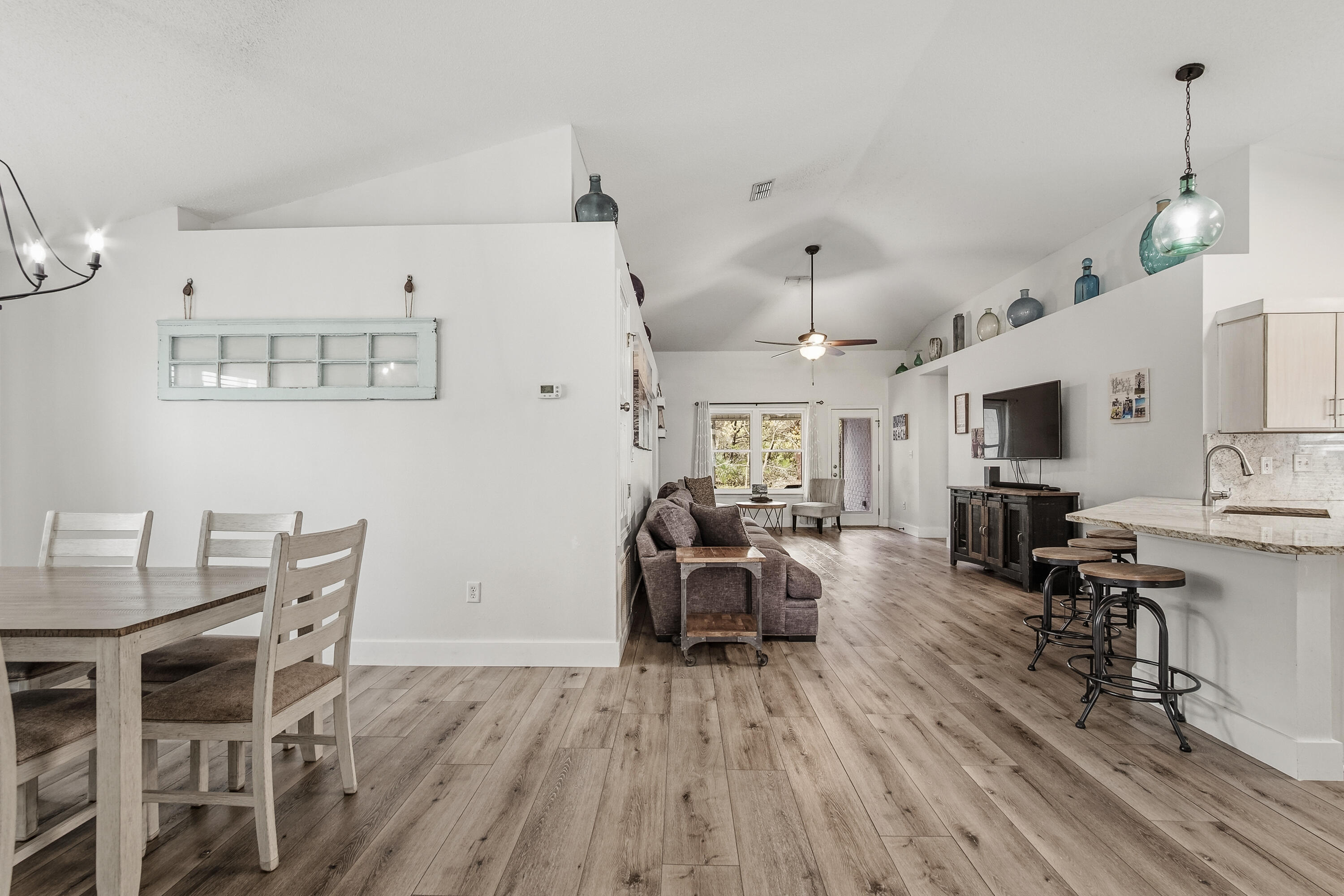 PARADISE RETREAT - Residential