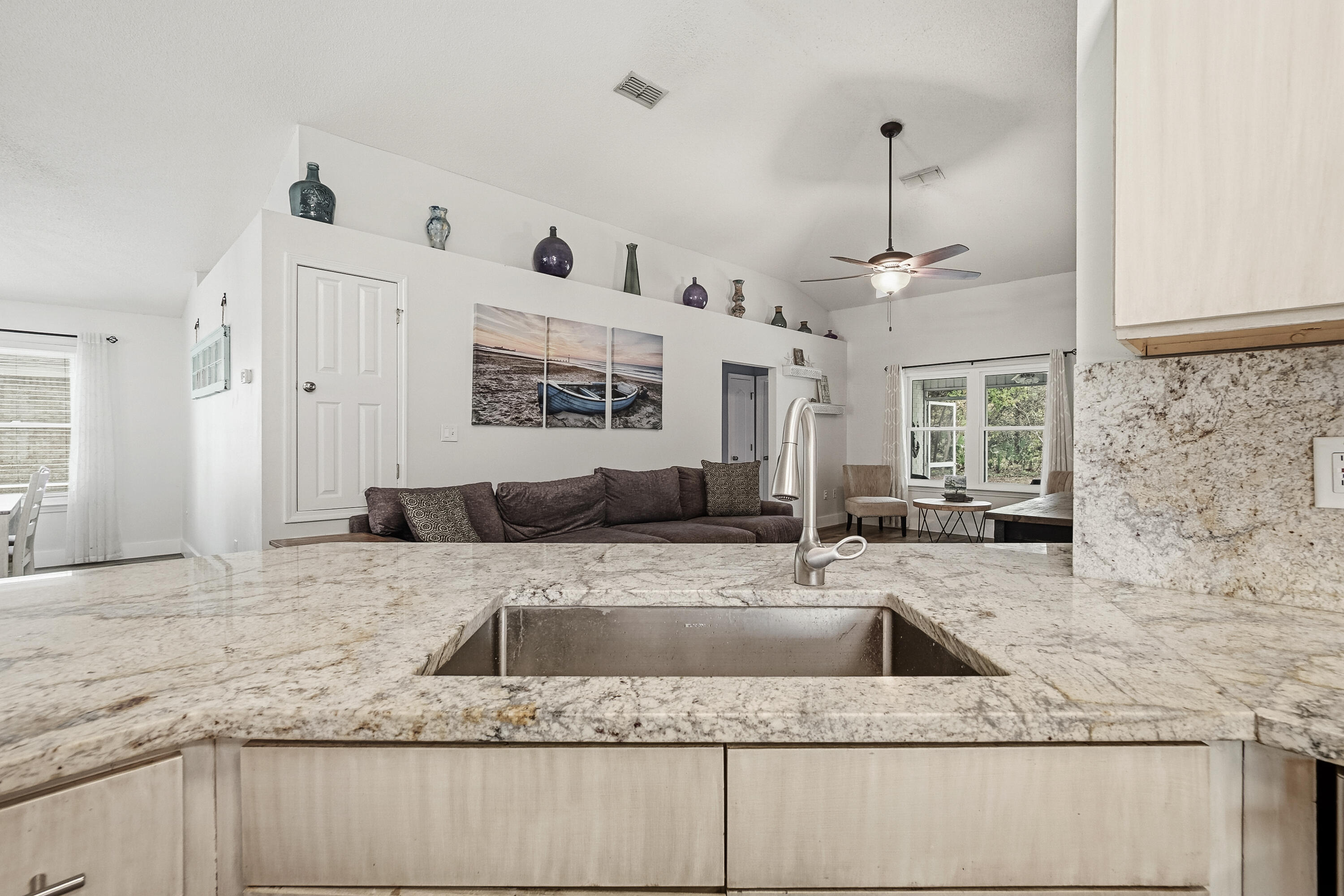 PARADISE RETREAT - Residential