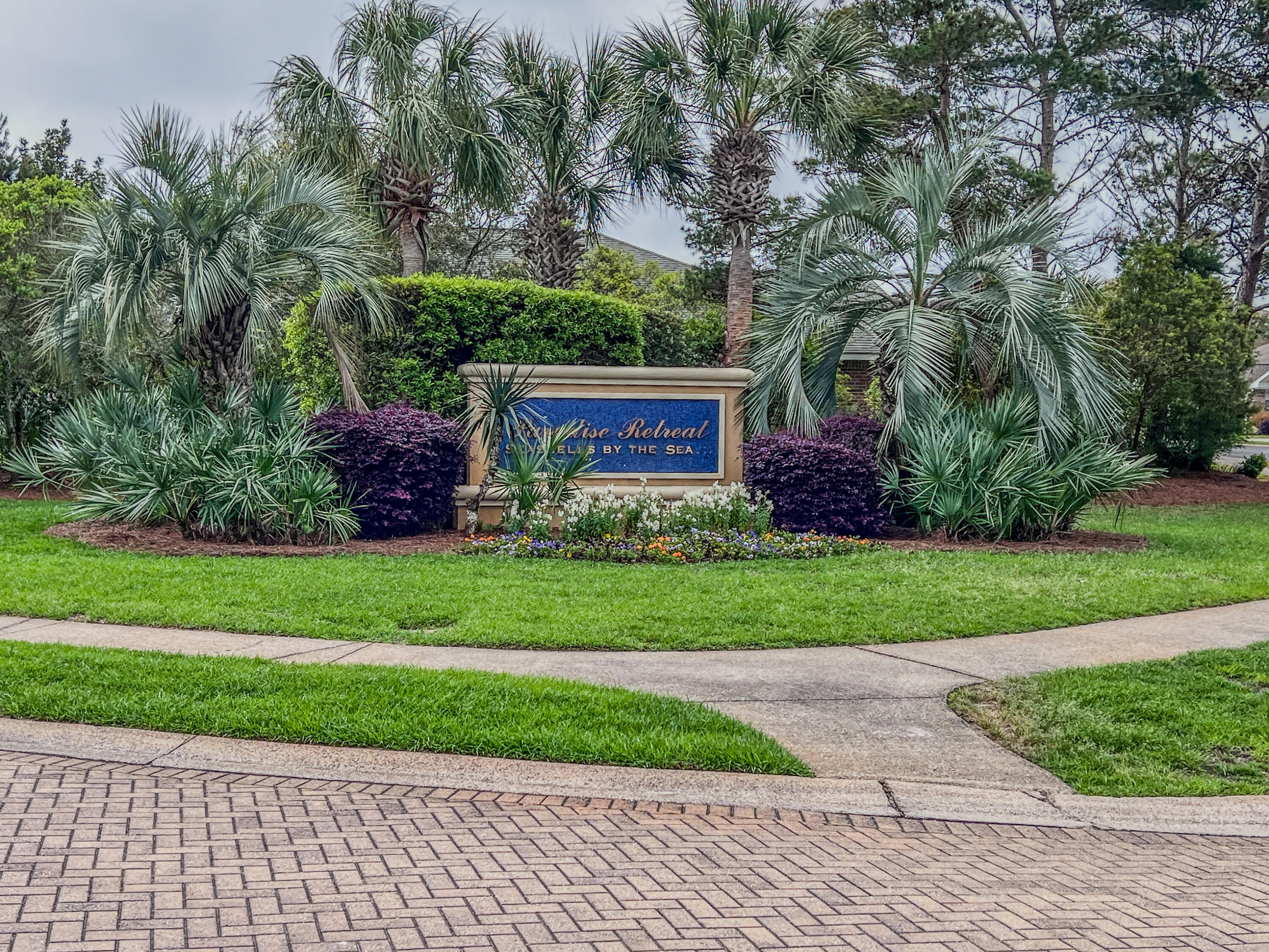 PARADISE RETREAT - Residential