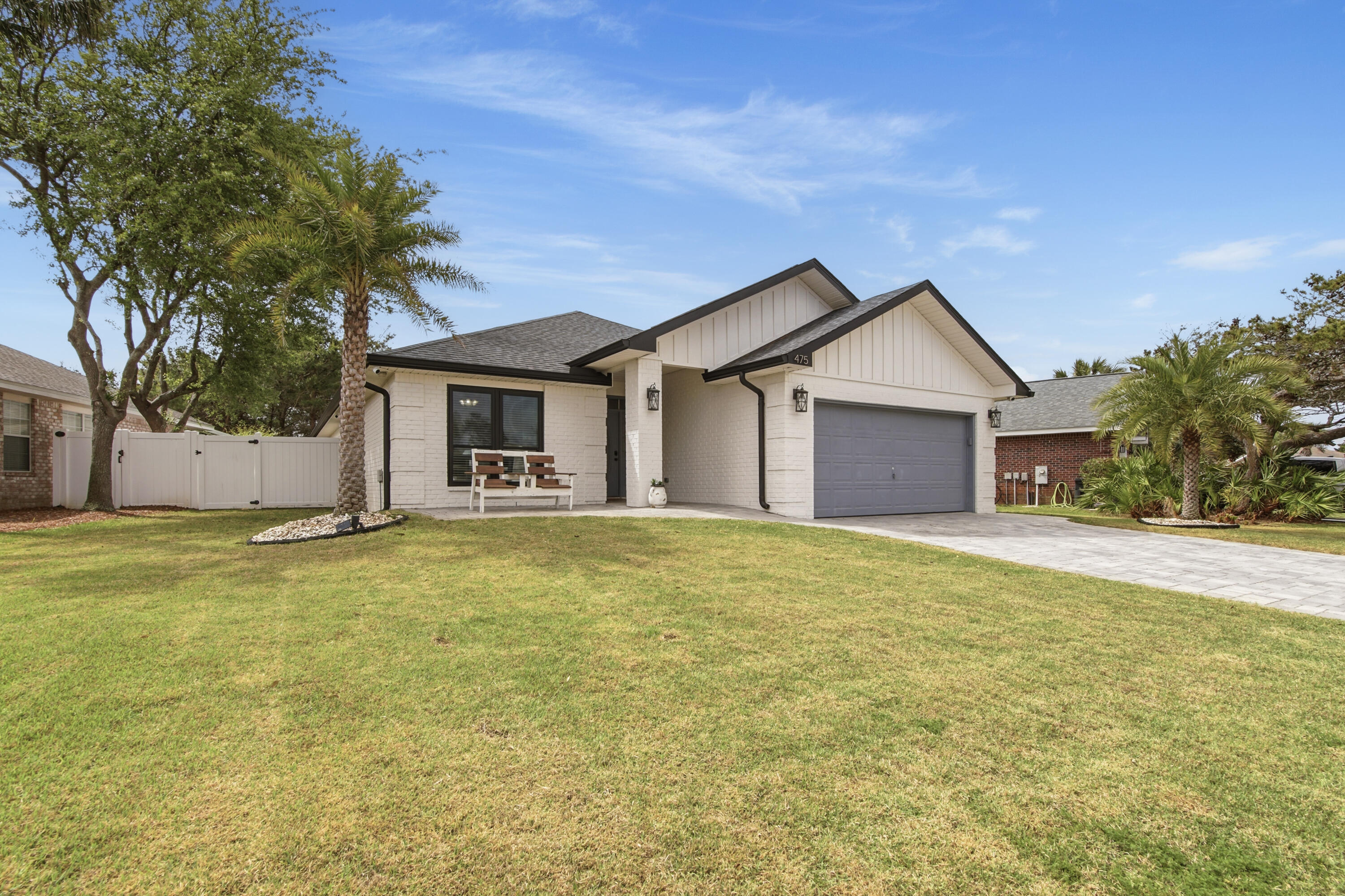 PARADISE RETREAT - Residential