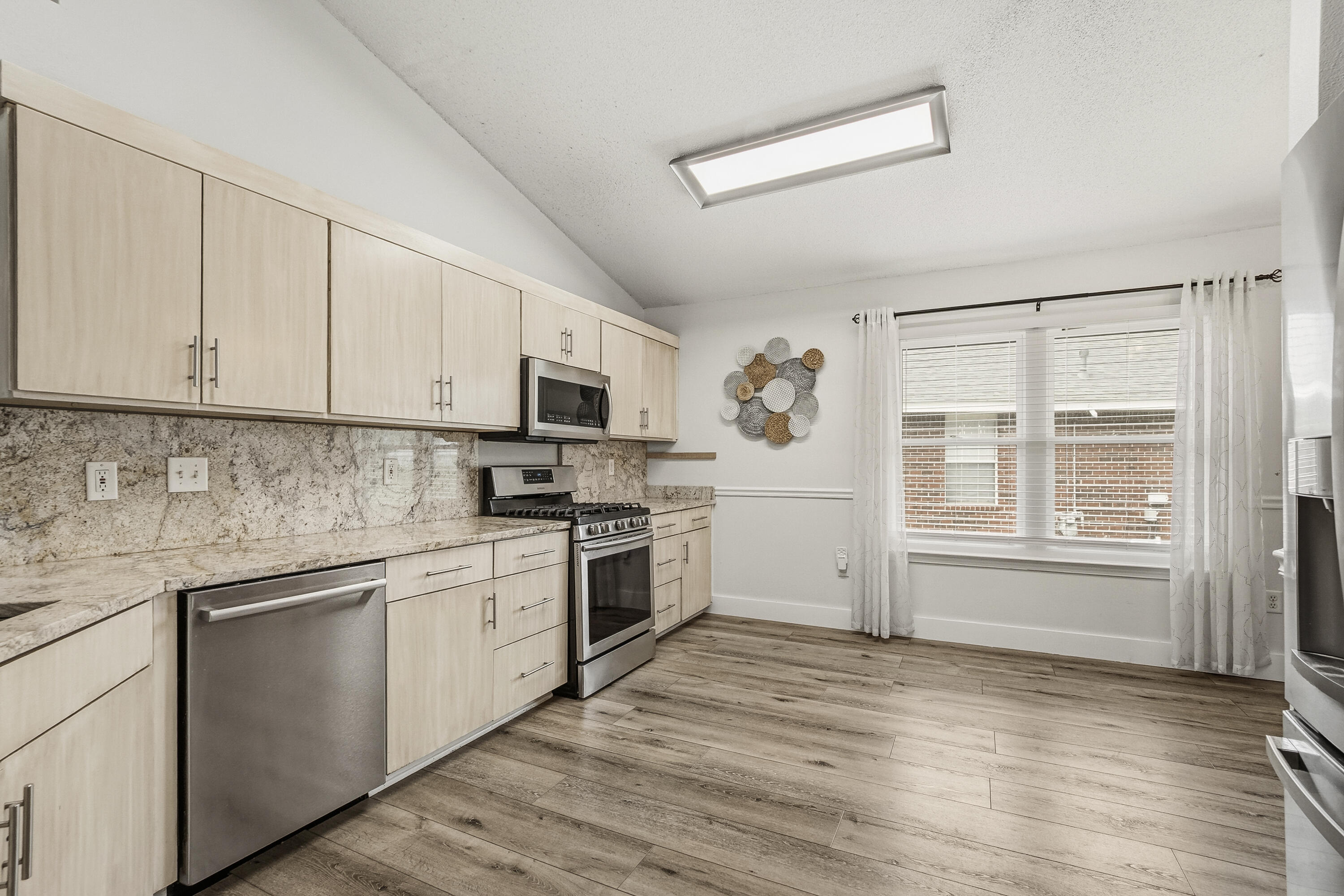 PARADISE RETREAT - Residential