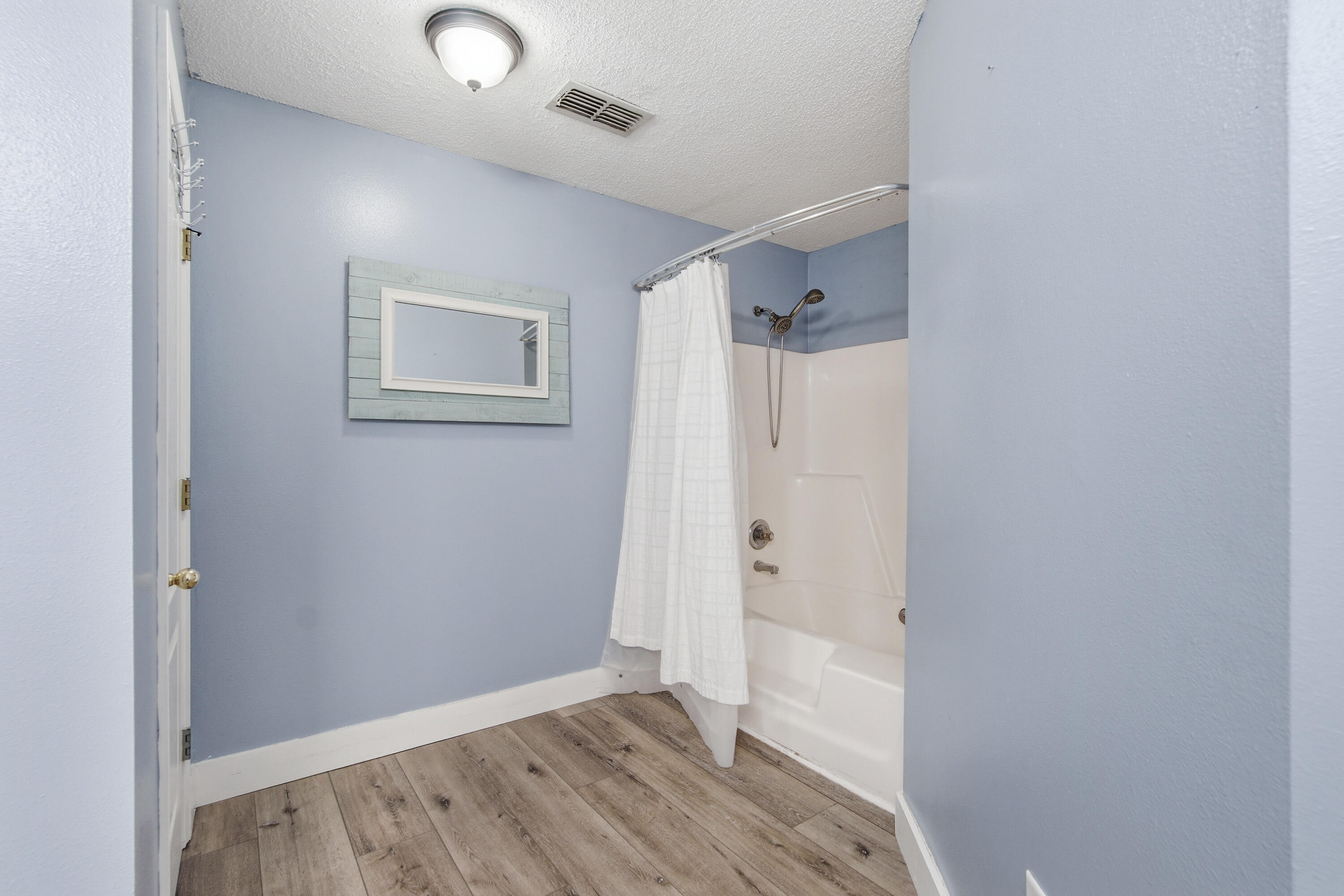 PARADISE RETREAT - Residential