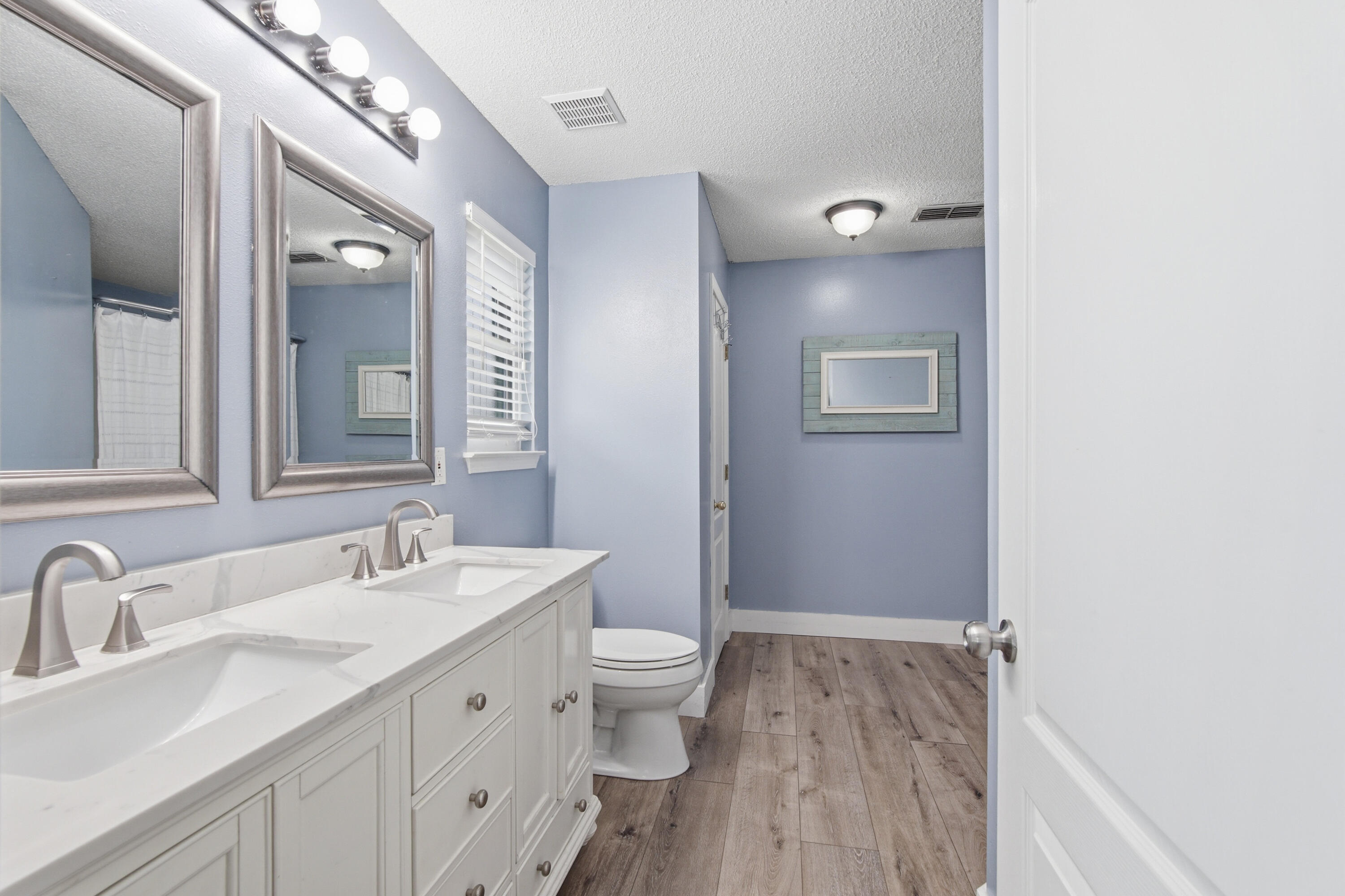 PARADISE RETREAT - Residential