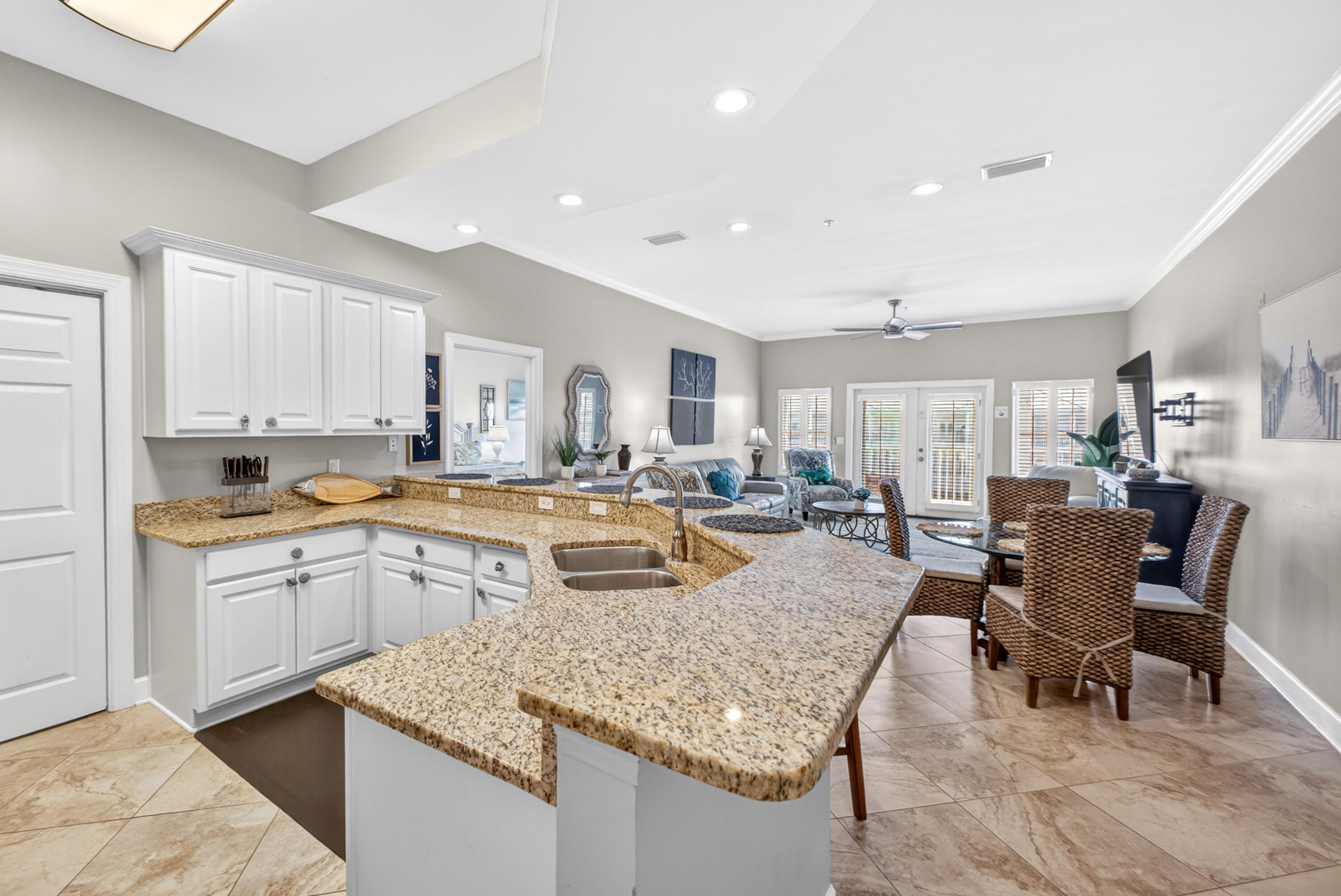 PAVILION PALMS - Residential