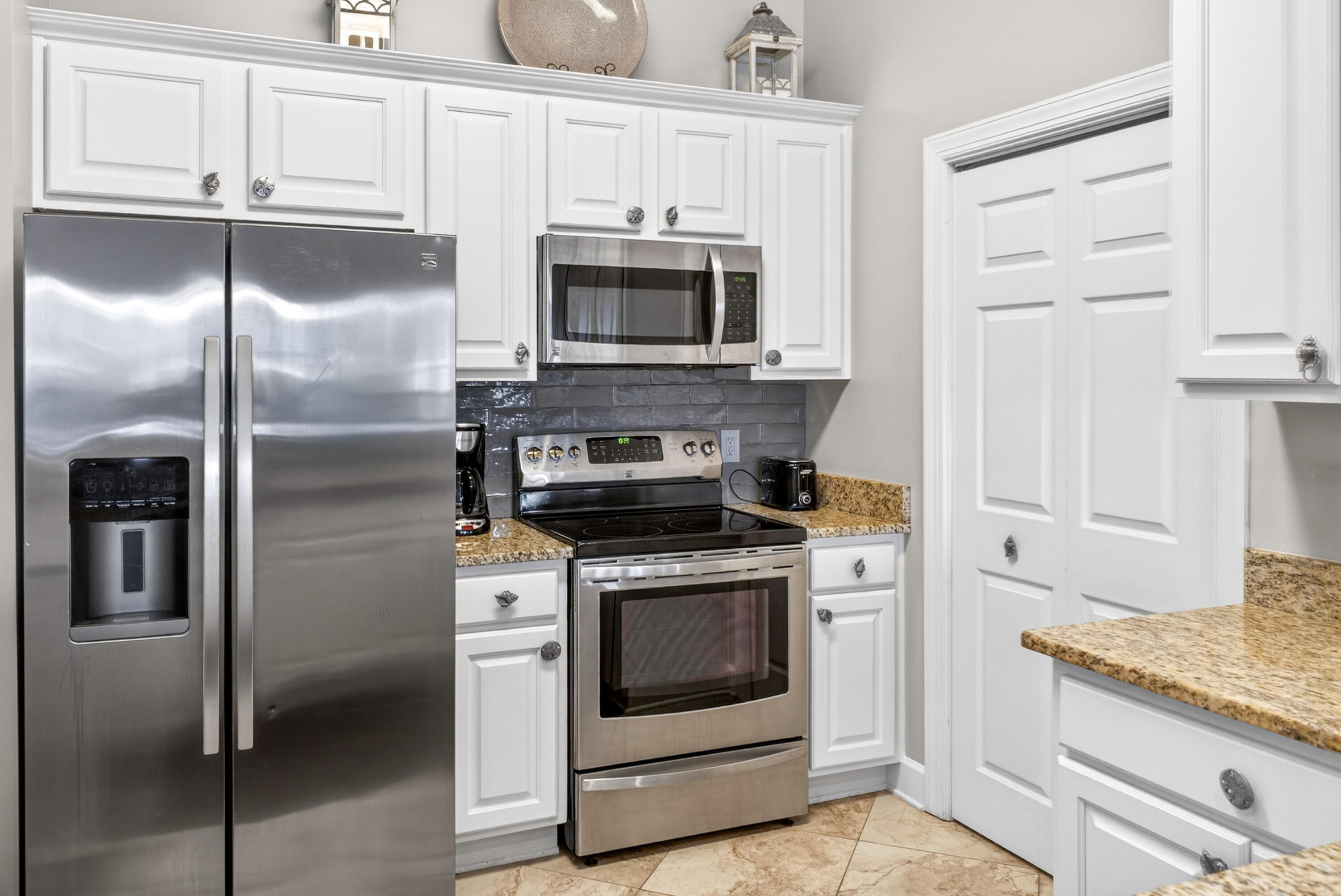 PAVILION PALMS - Residential