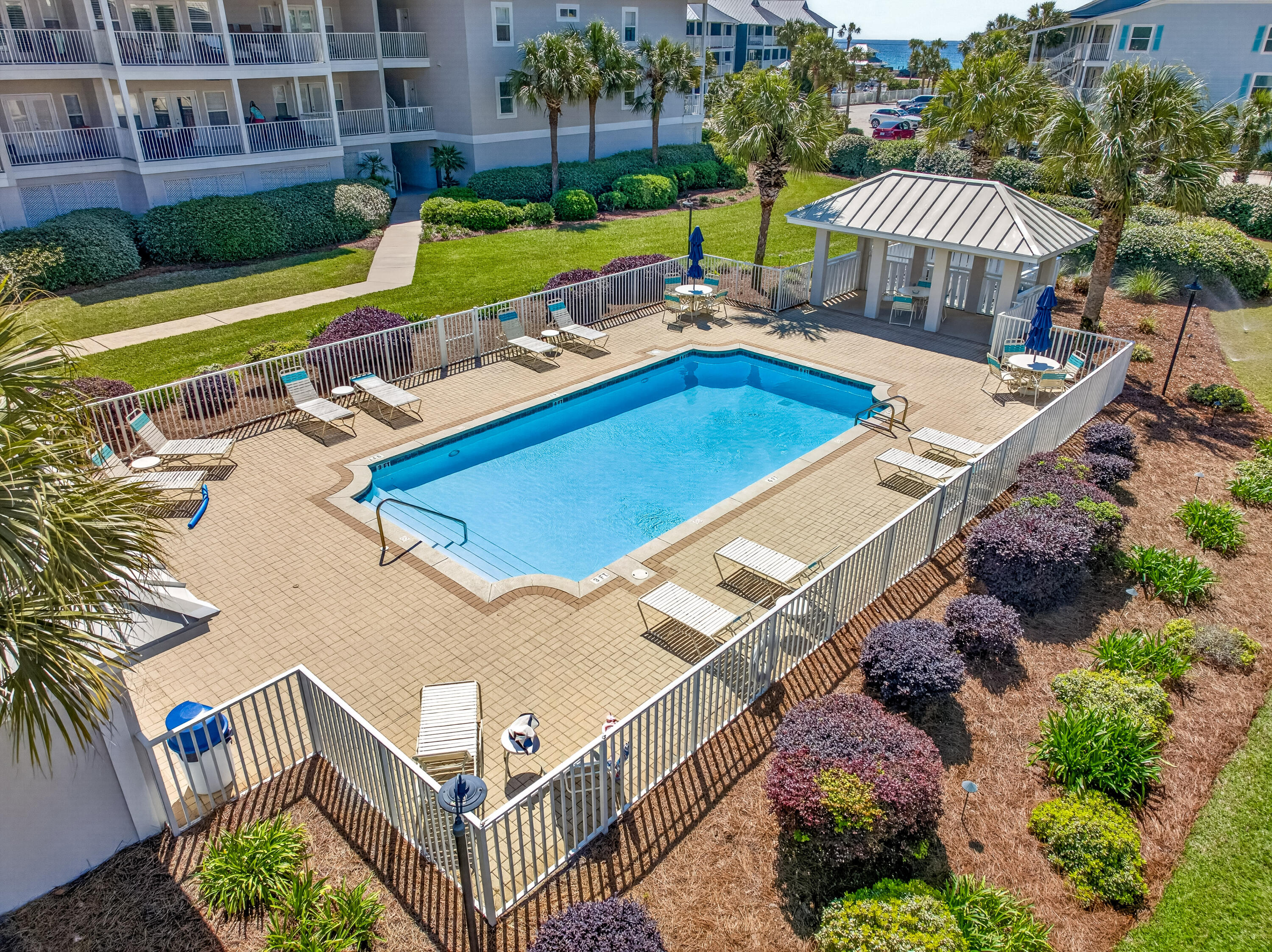 PAVILION PALMS - Residential