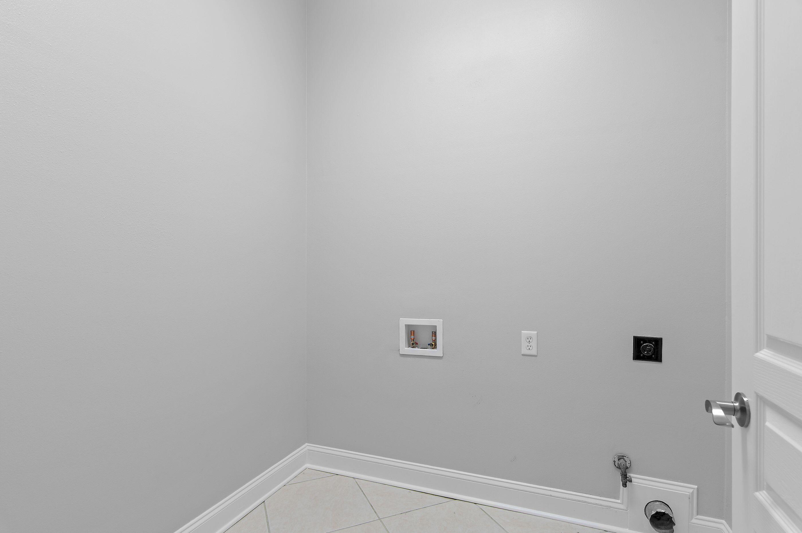 EMERALD LAKES PH 1 - Residential