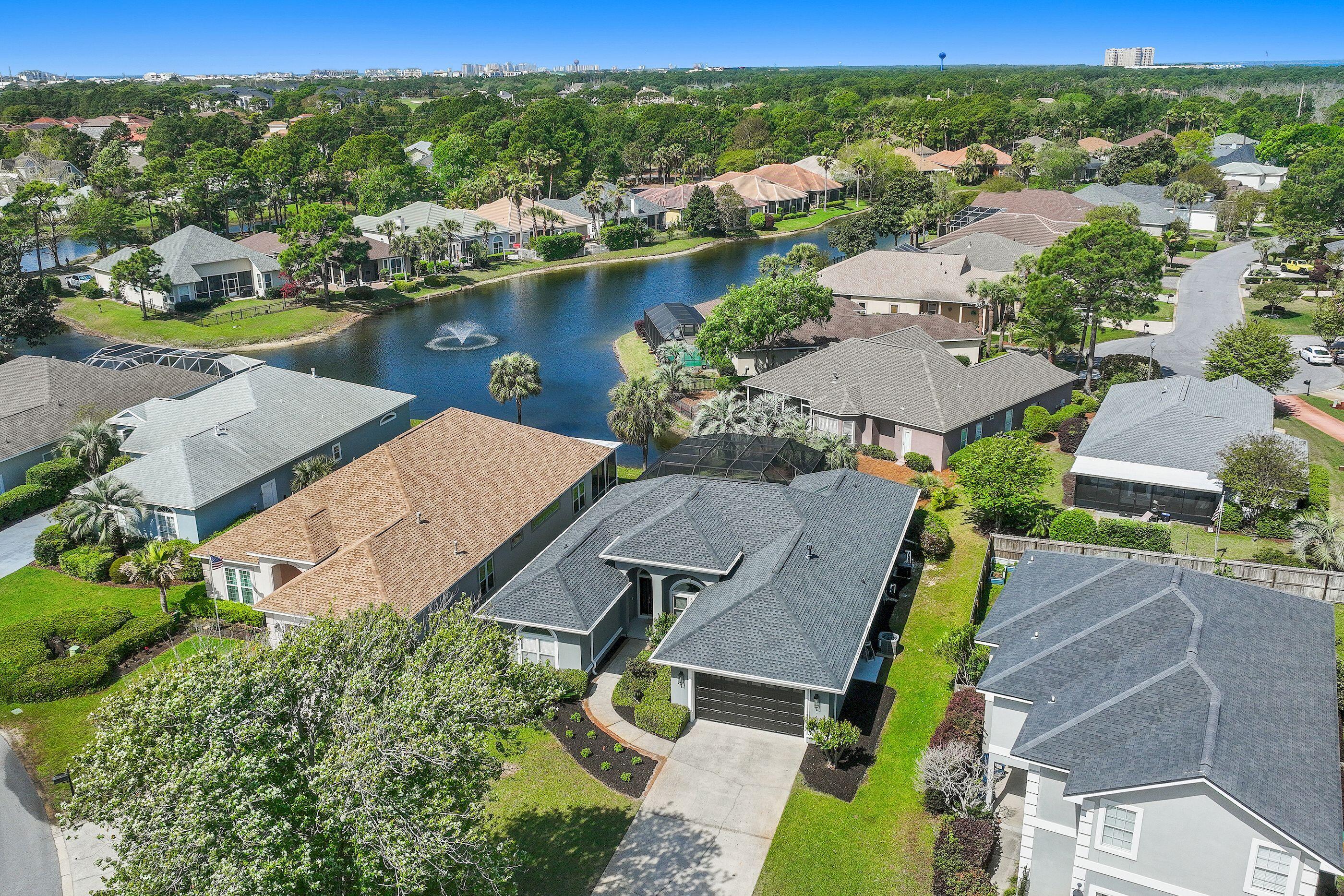 EMERALD LAKES PH 1 - Residential