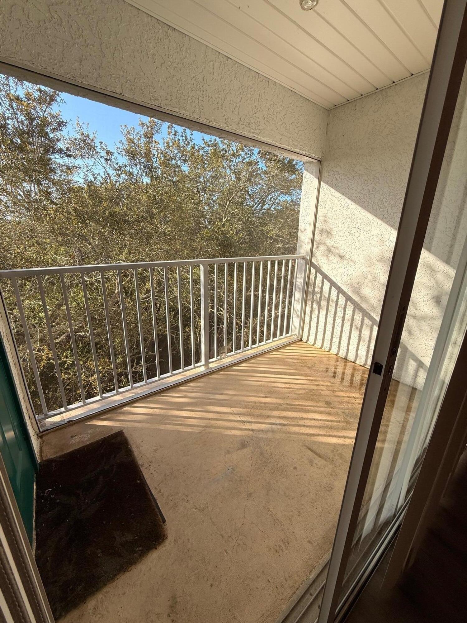 THE FLORIDA CLUB - Residential Lease