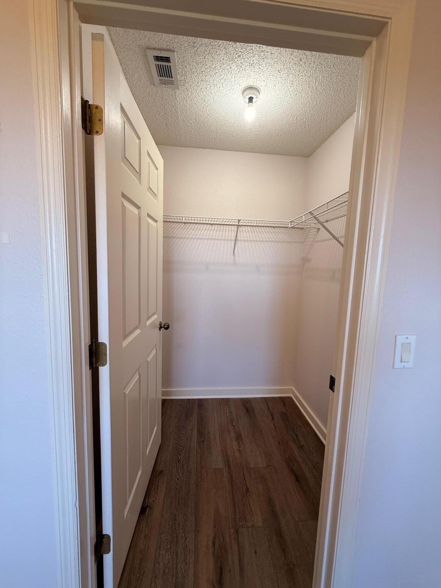 THE FLORIDA CLUB - Residential Lease