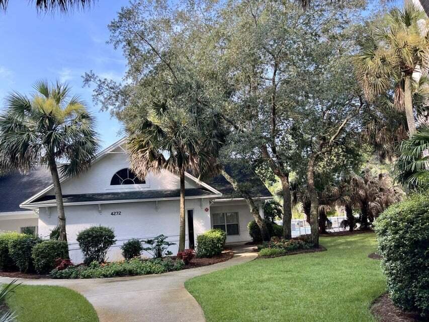 THE FLORIDA CLUB - Residential Lease