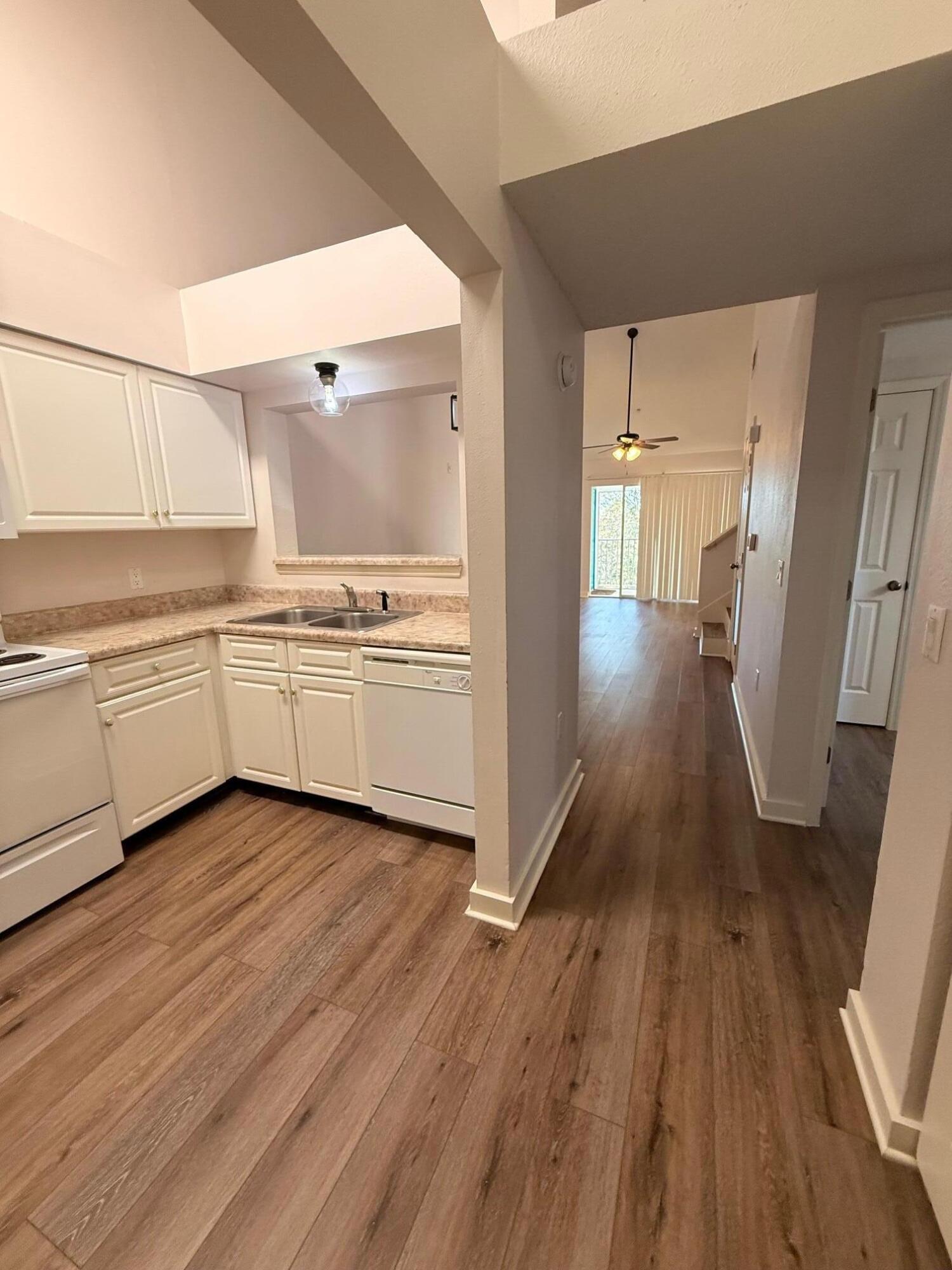 THE FLORIDA CLUB - Residential Lease