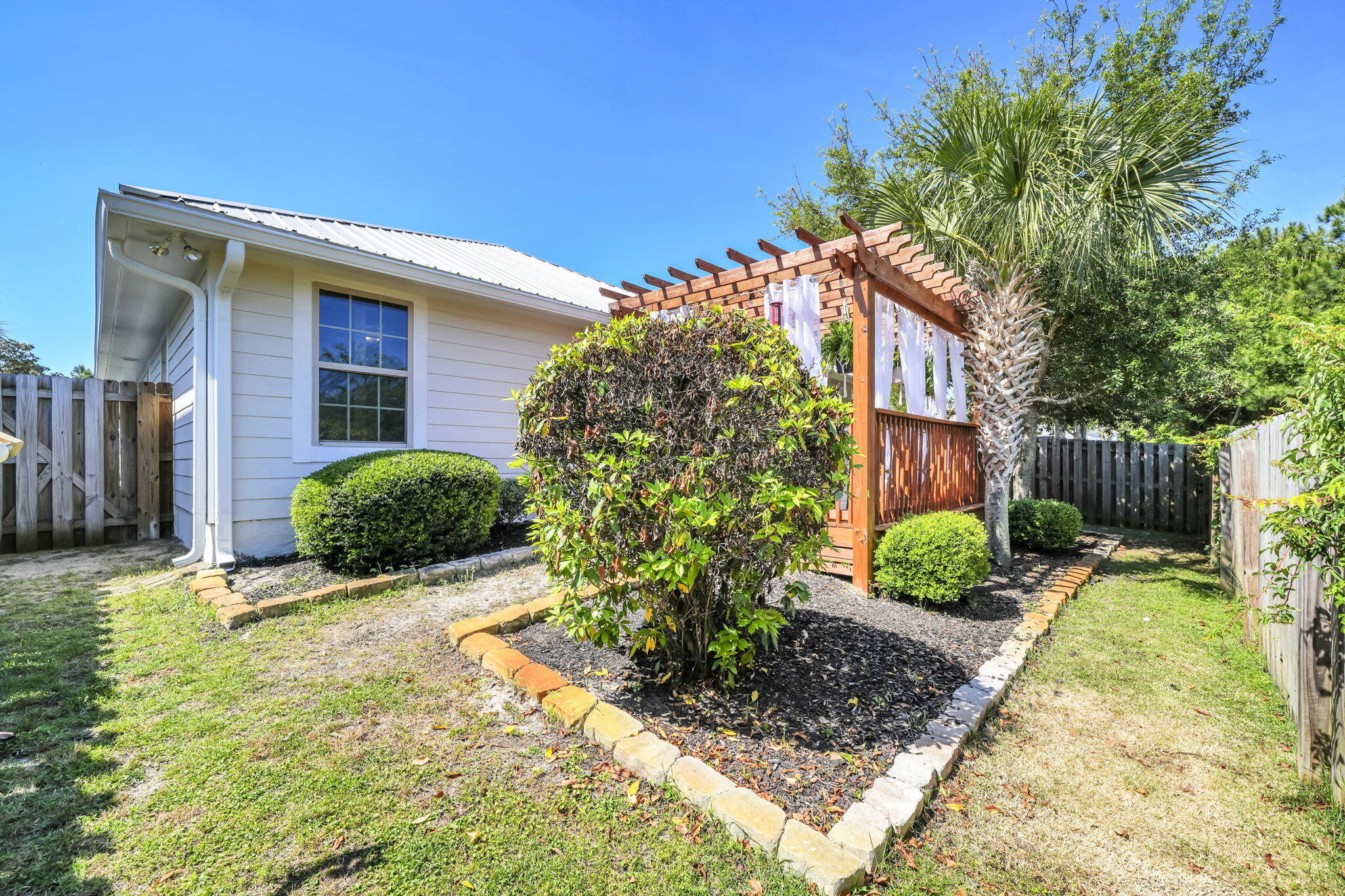 EAGLE BAY - Residential