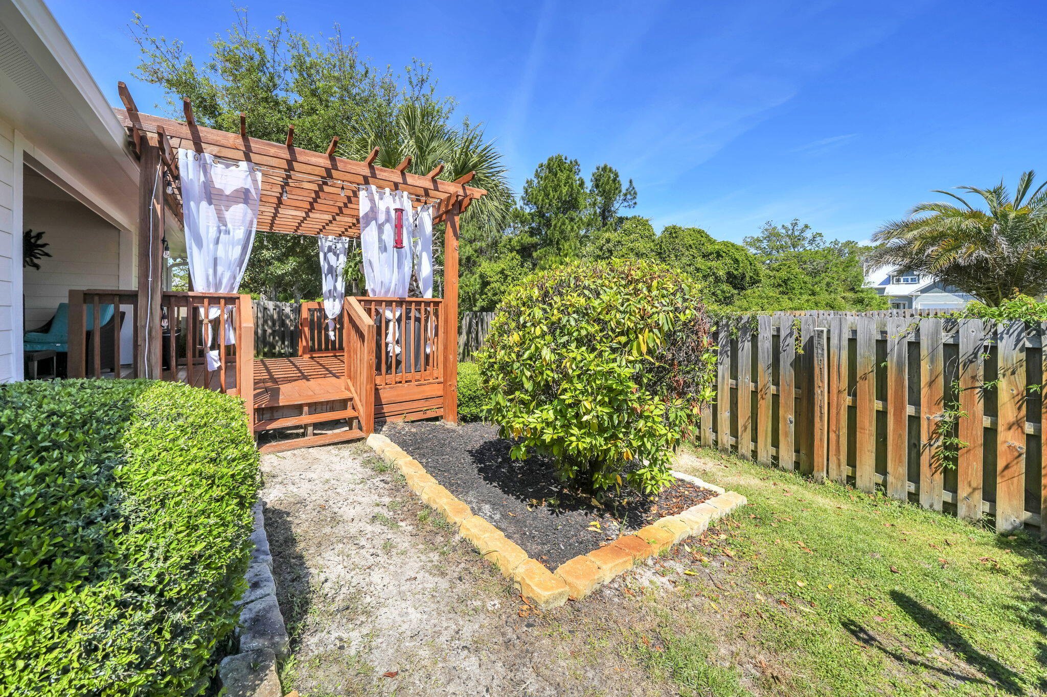 EAGLE BAY - Residential