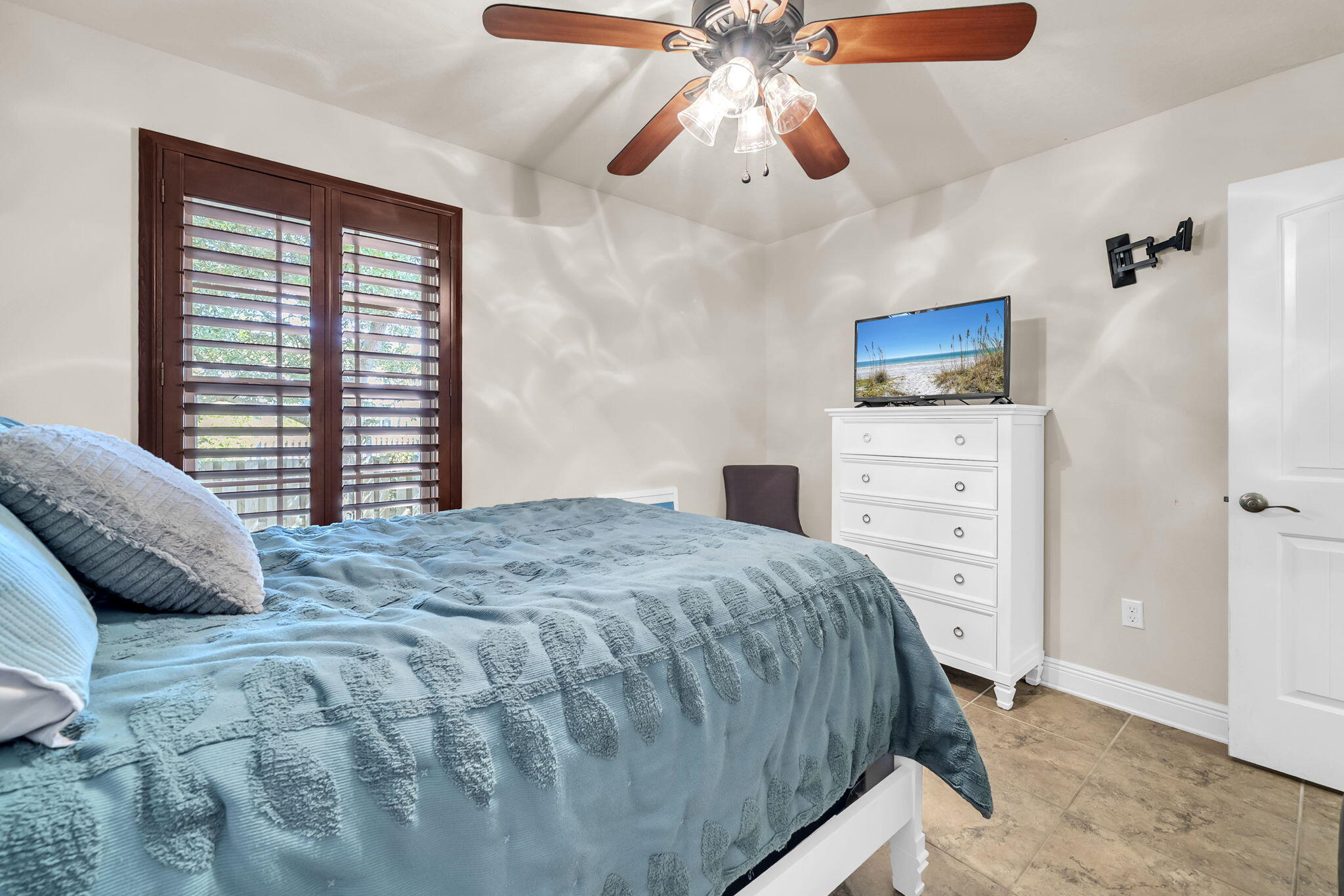 EAGLE BAY - Residential