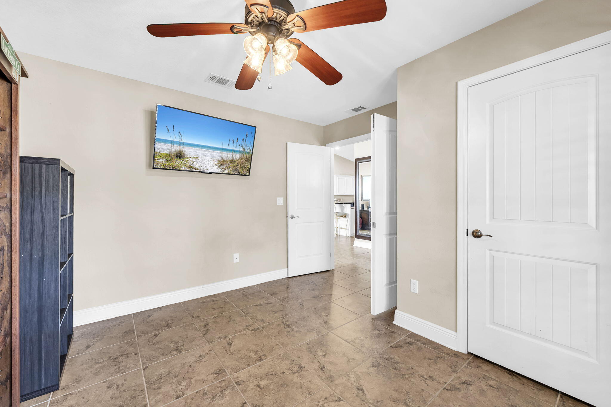 EAGLE BAY - Residential