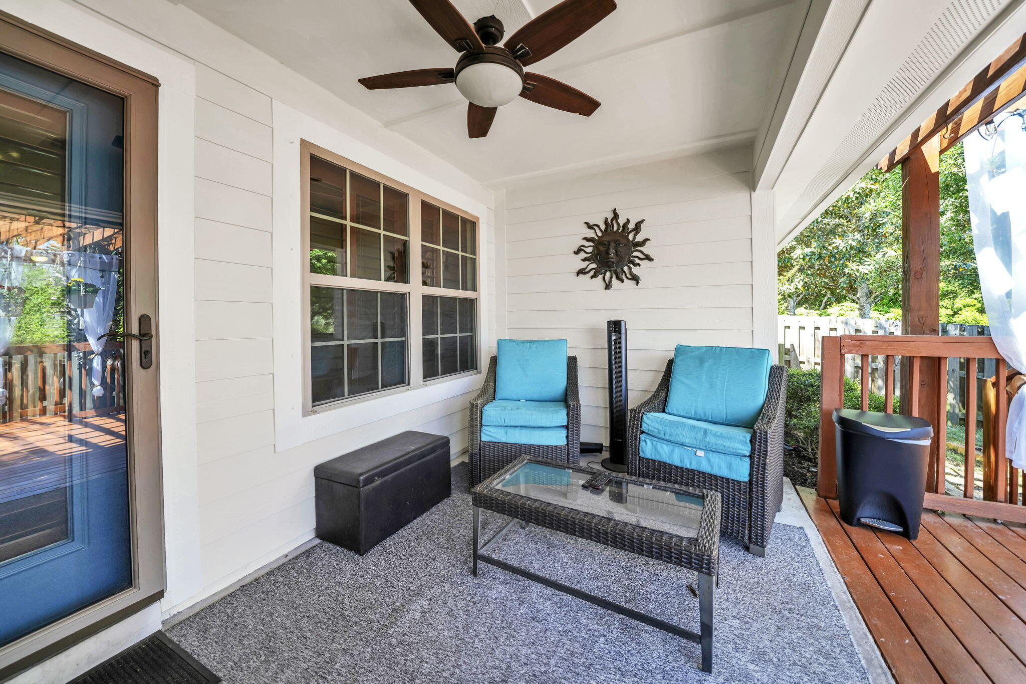 EAGLE BAY - Residential