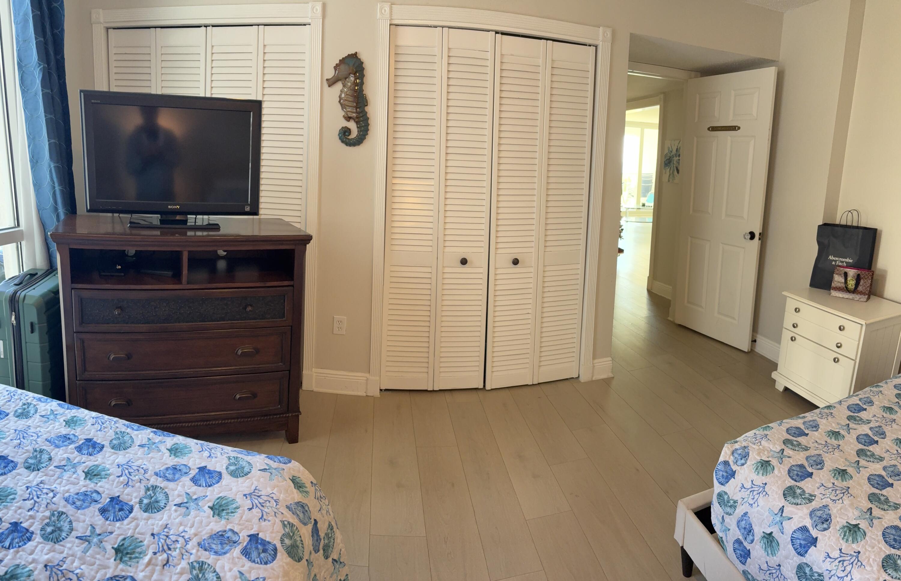 SHORELINE TOWERS 2 - Residential