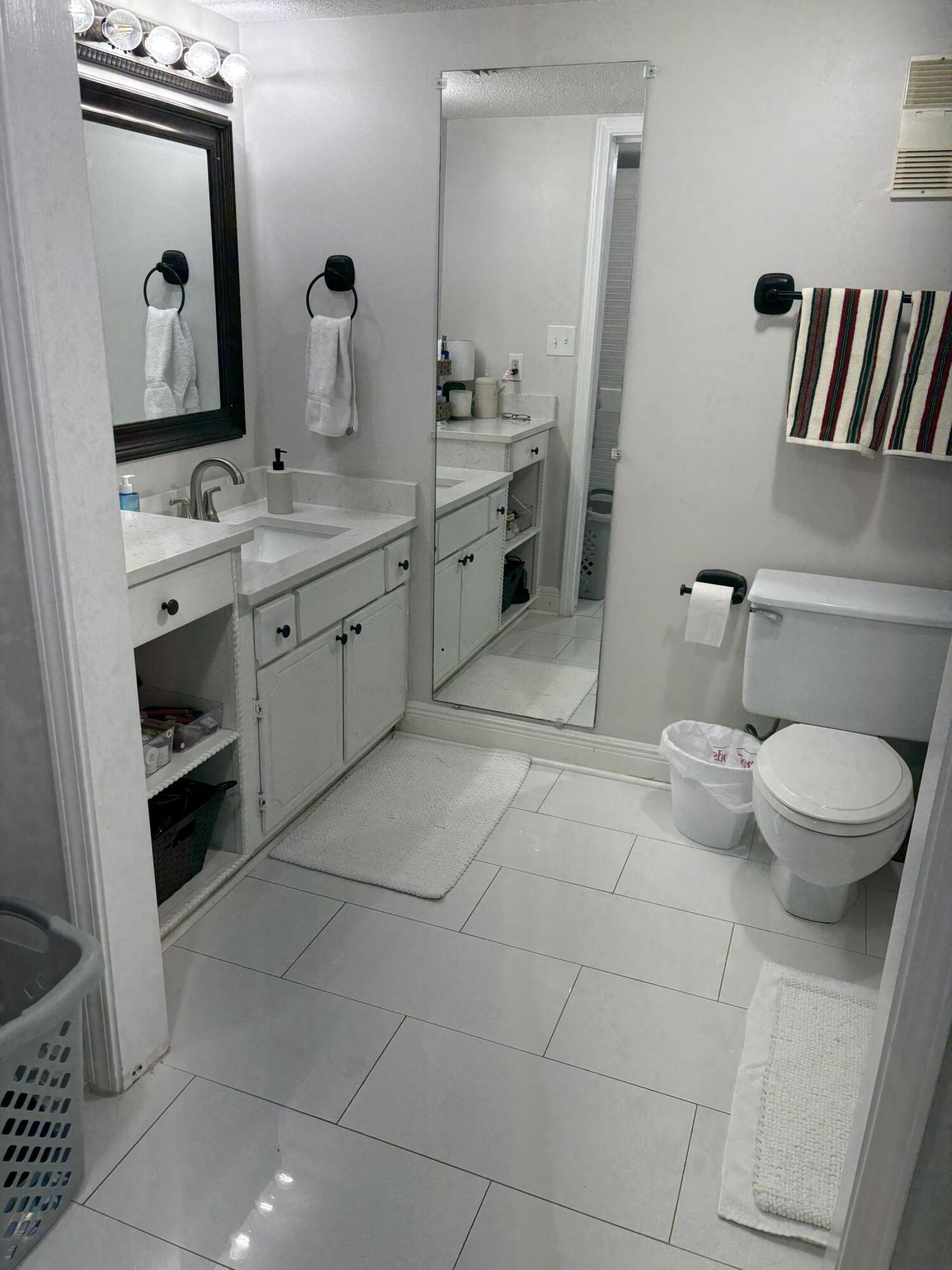 SHORELINE TOWERS 2 - Residential