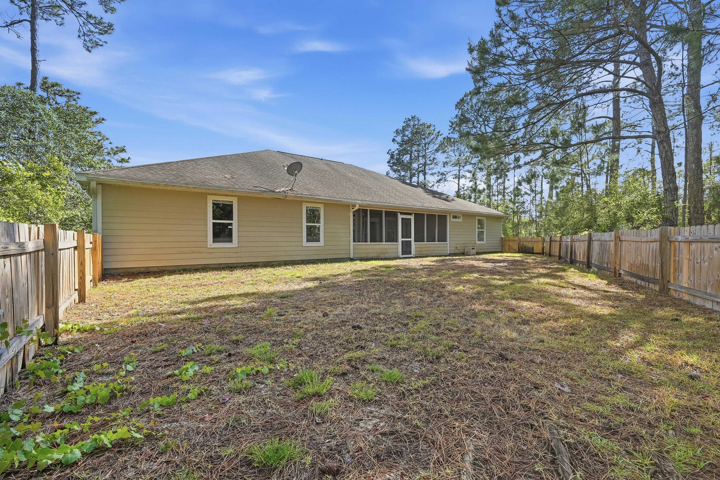 HOLLEY BY THE SEA - Residential