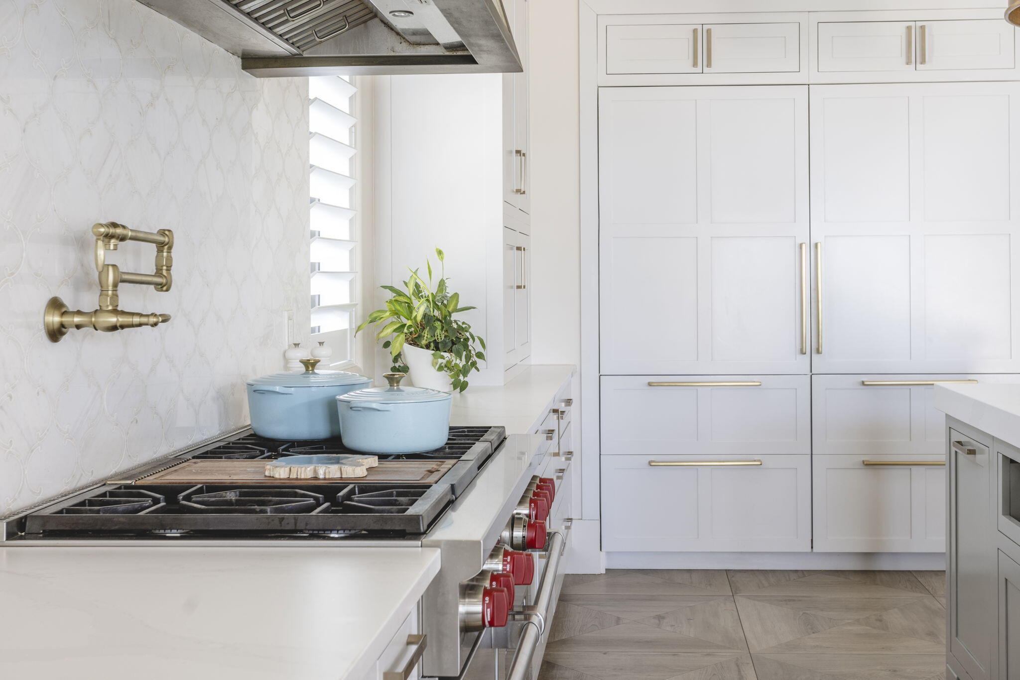 WHISPERING OAKS - Residential