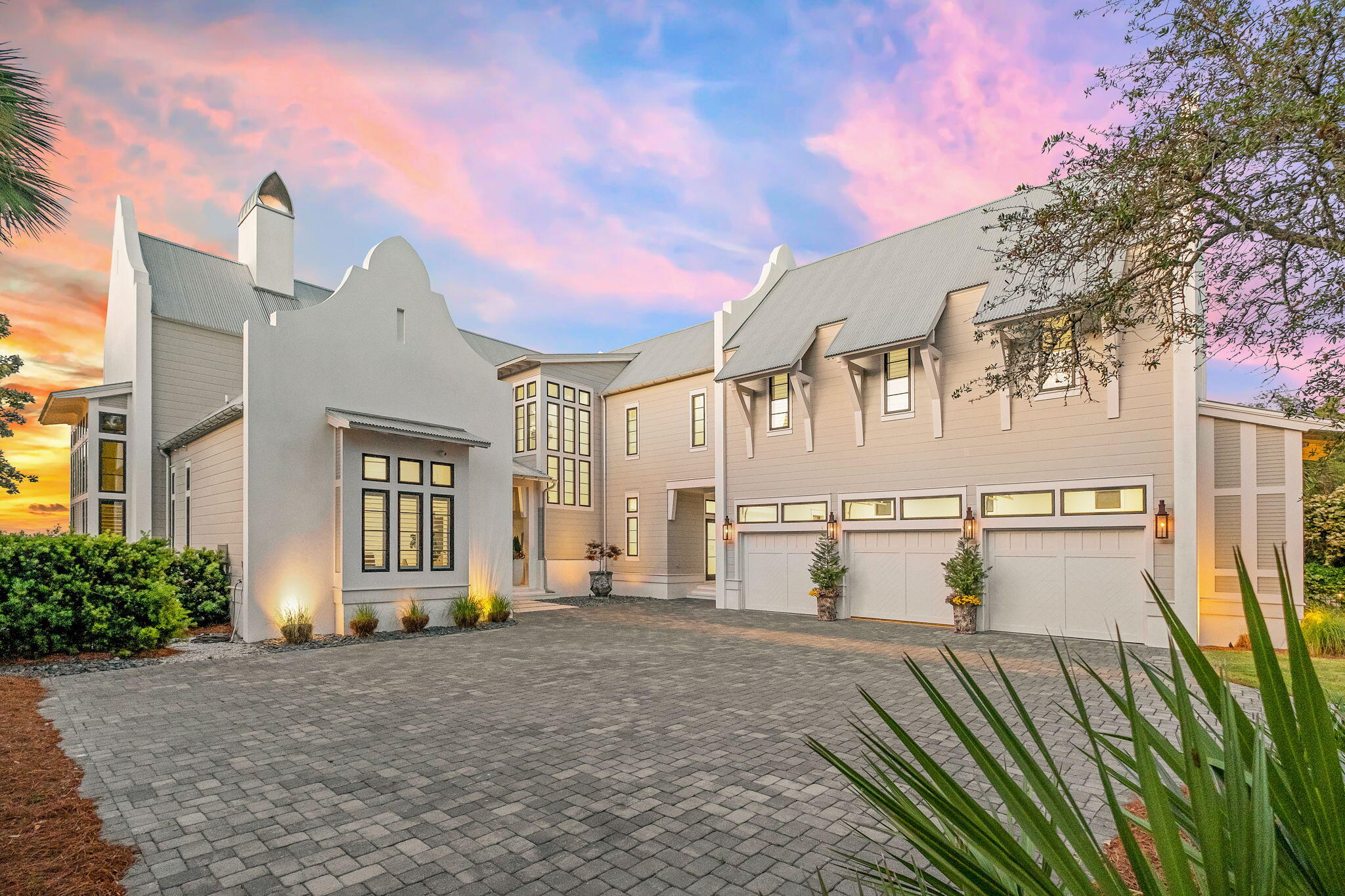 WHISPERING OAKS - Residential