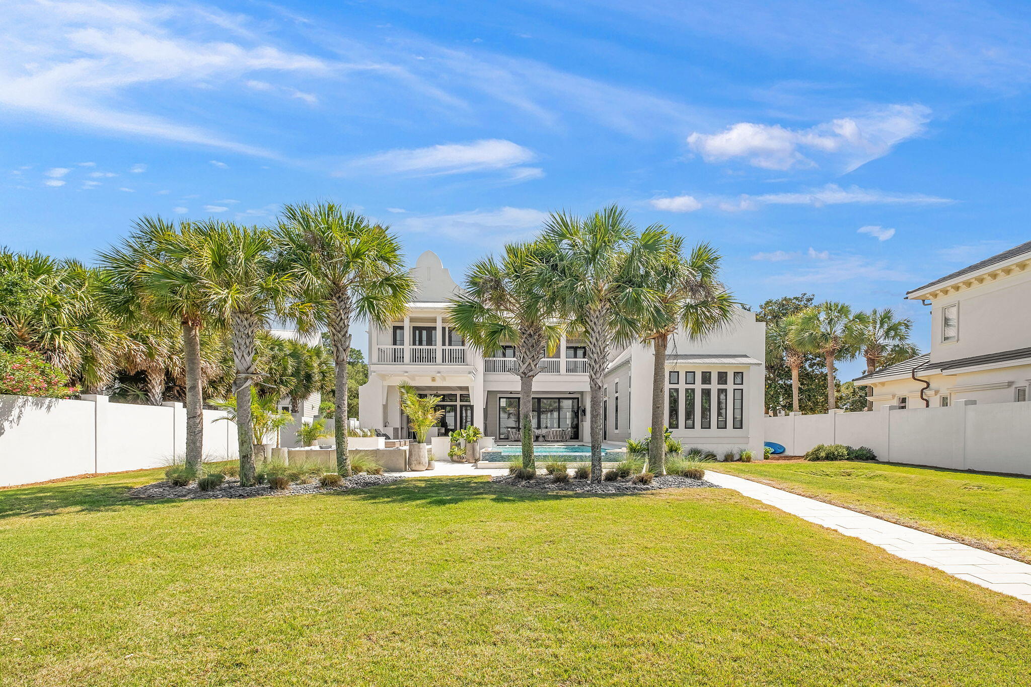 WHISPERING OAKS - Residential