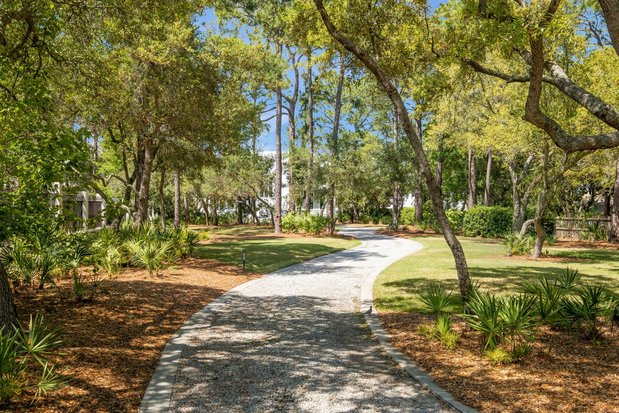 WHISPERING OAKS - Residential