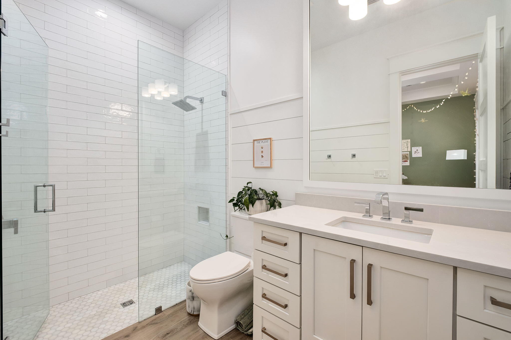 WHISPERING OAKS - Residential