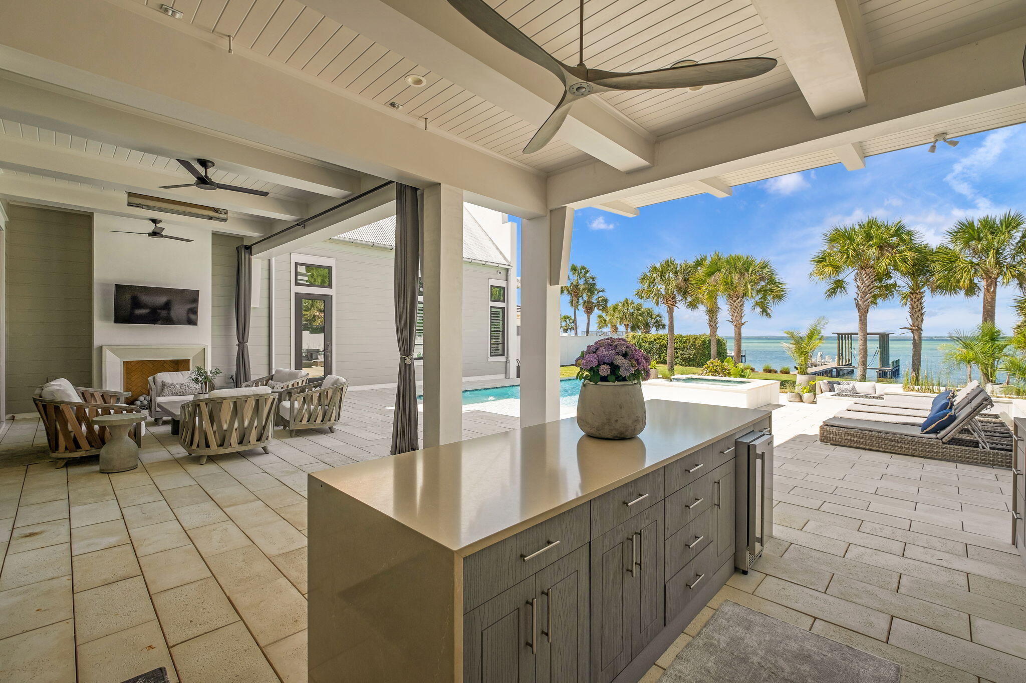 WHISPERING OAKS - Residential