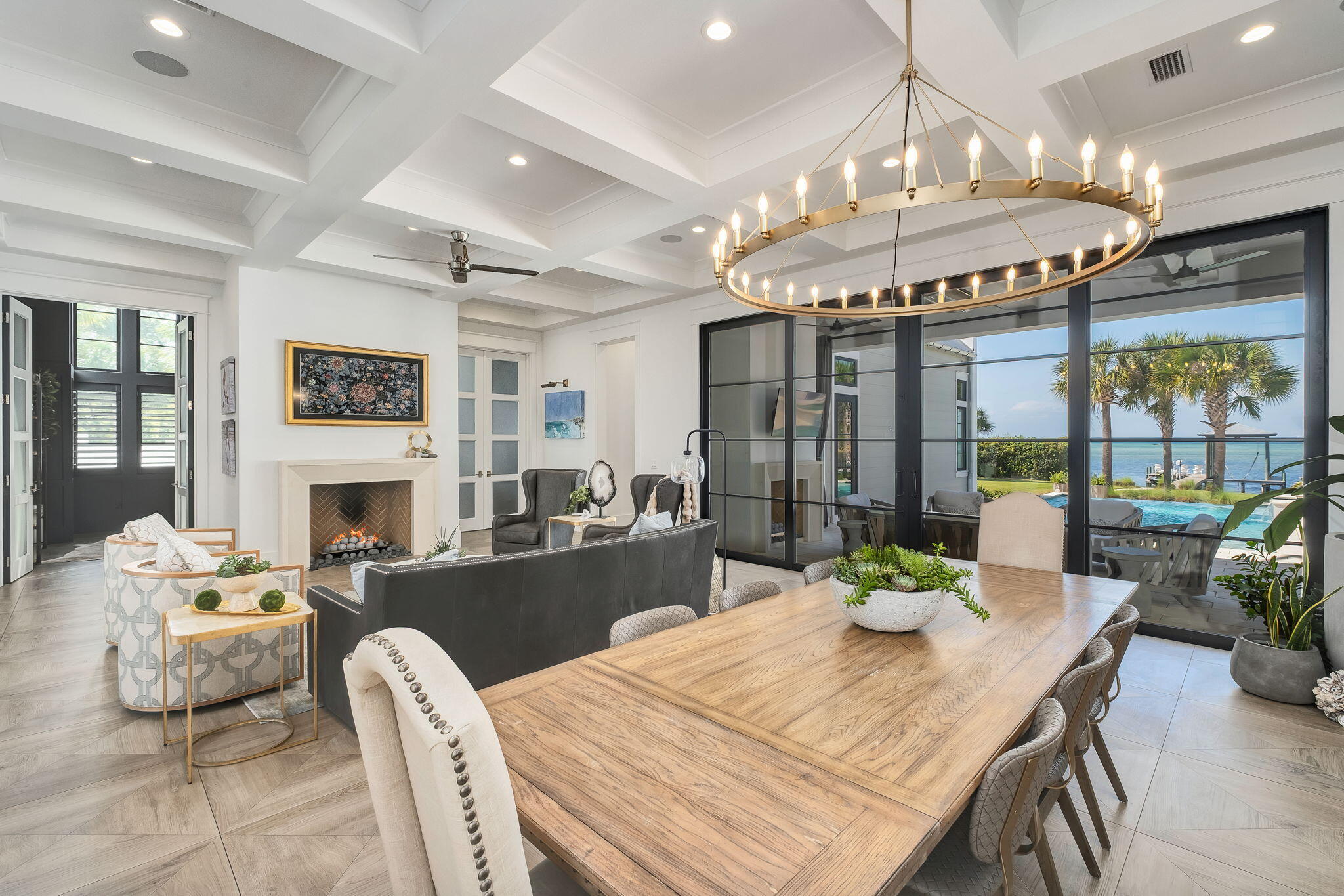 WHISPERING OAKS - Residential