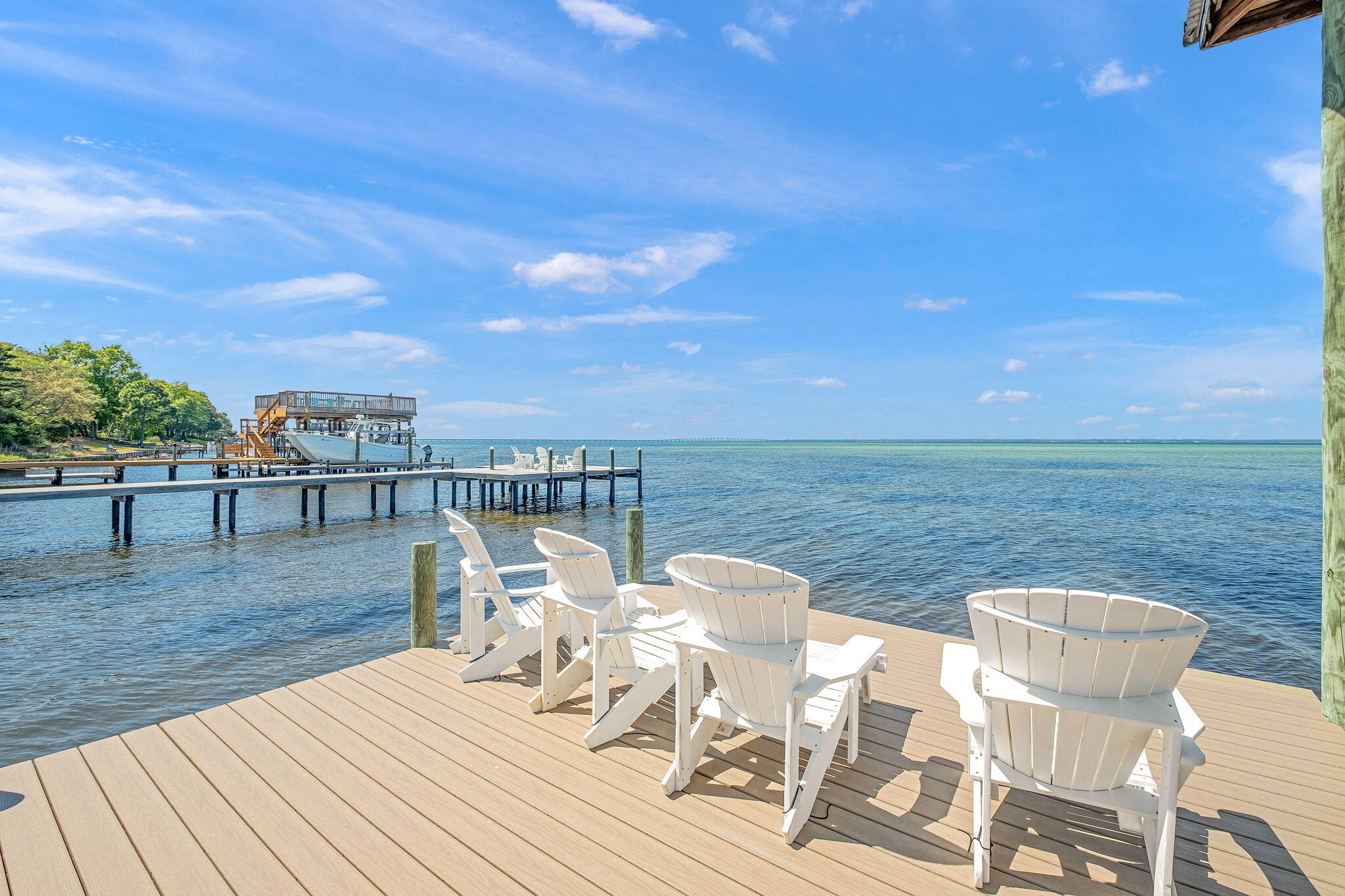 WHISPERING OAKS - Residential