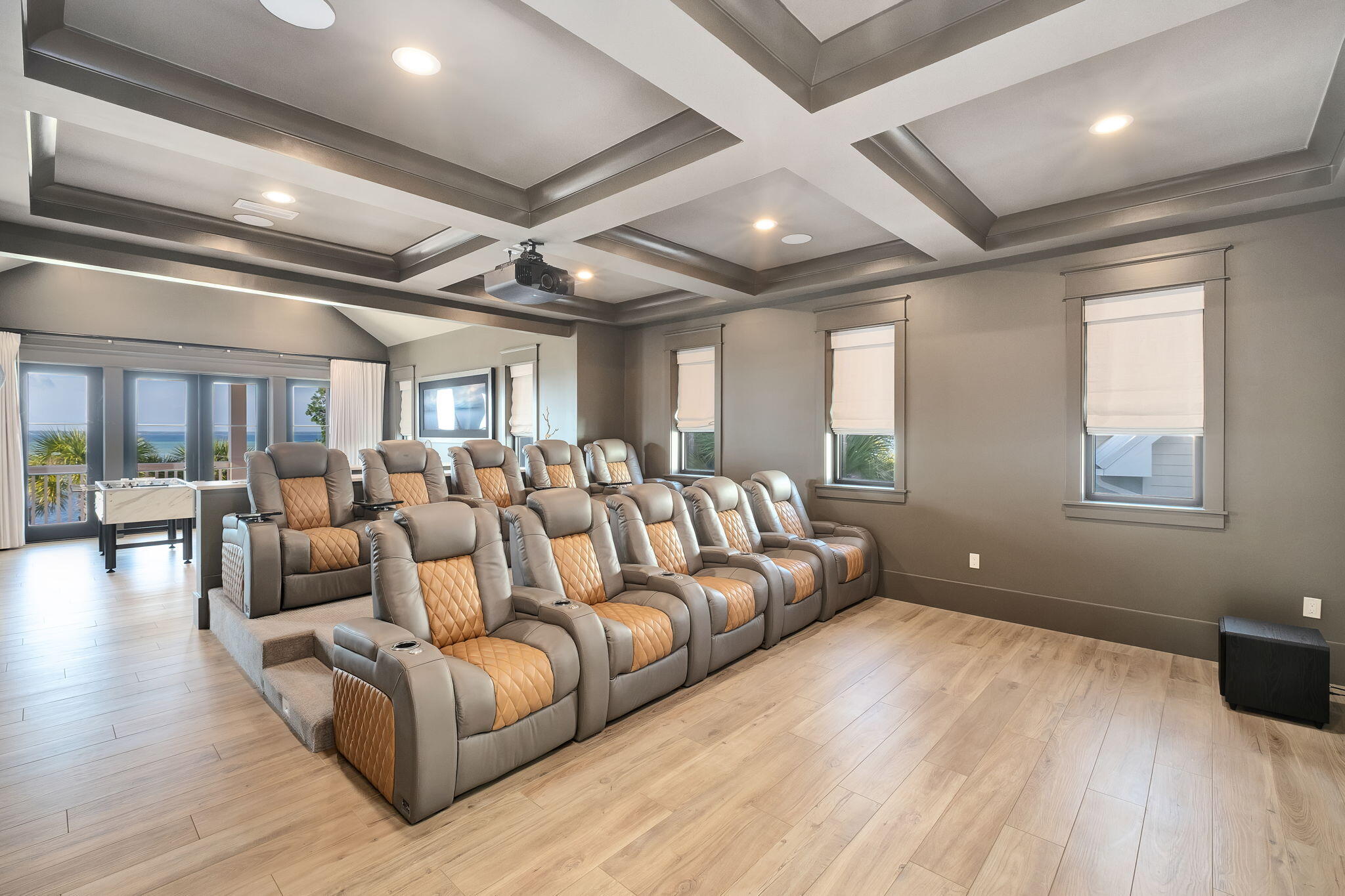 WHISPERING OAKS - Residential