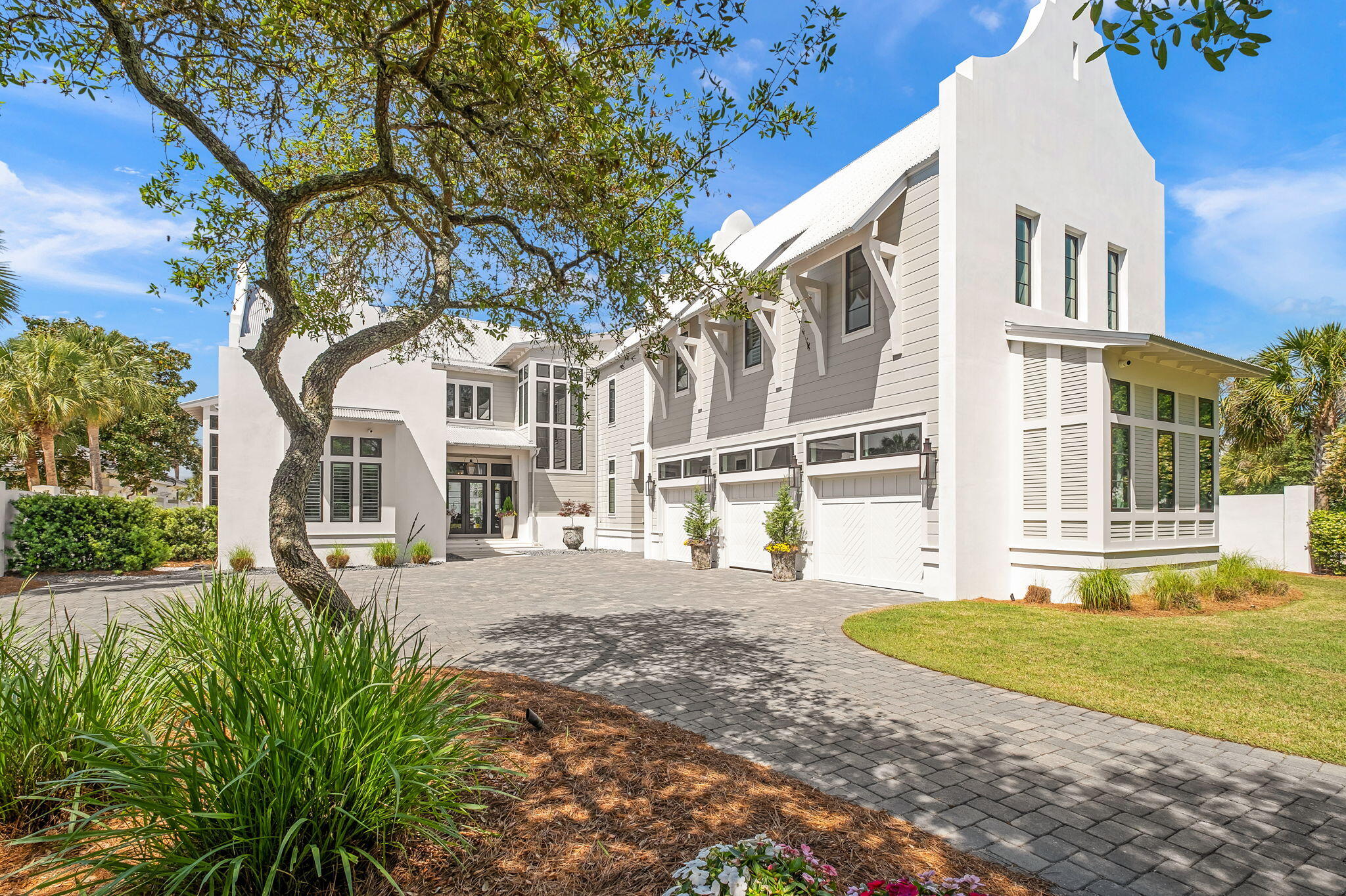 WHISPERING OAKS - Residential