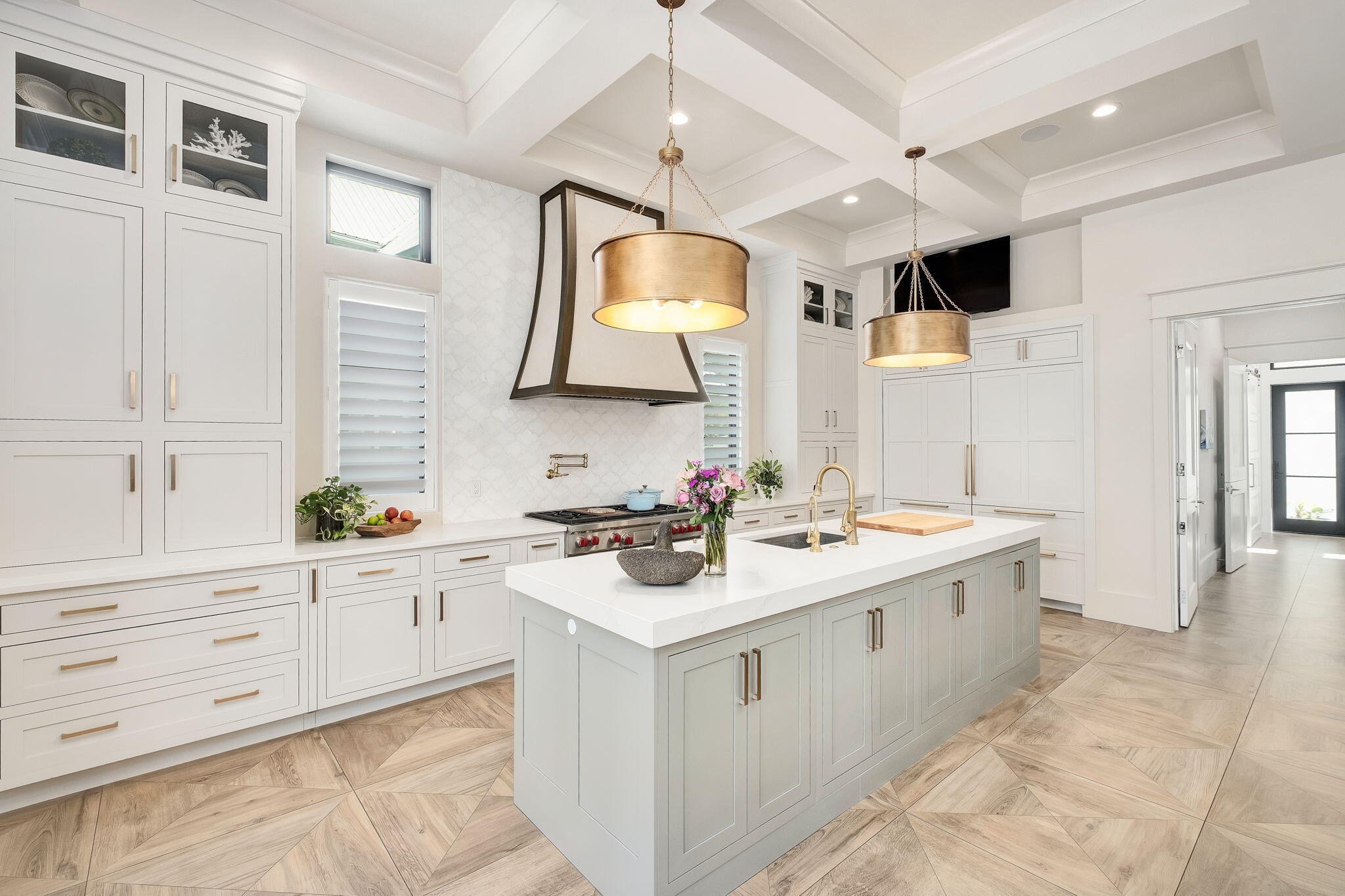 WHISPERING OAKS - Residential