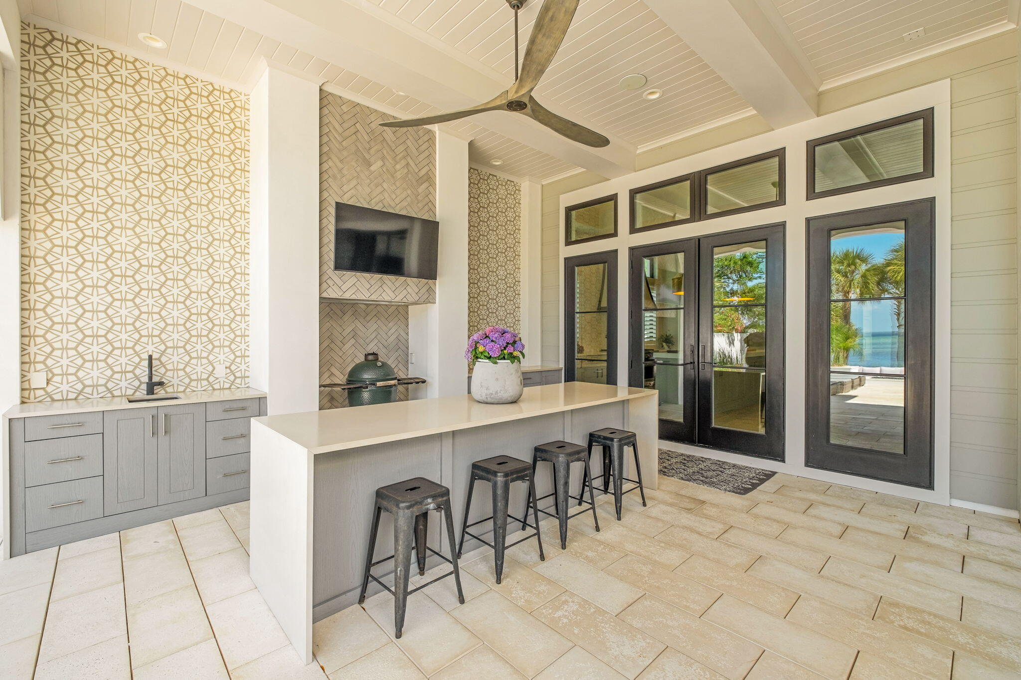 WHISPERING OAKS - Residential