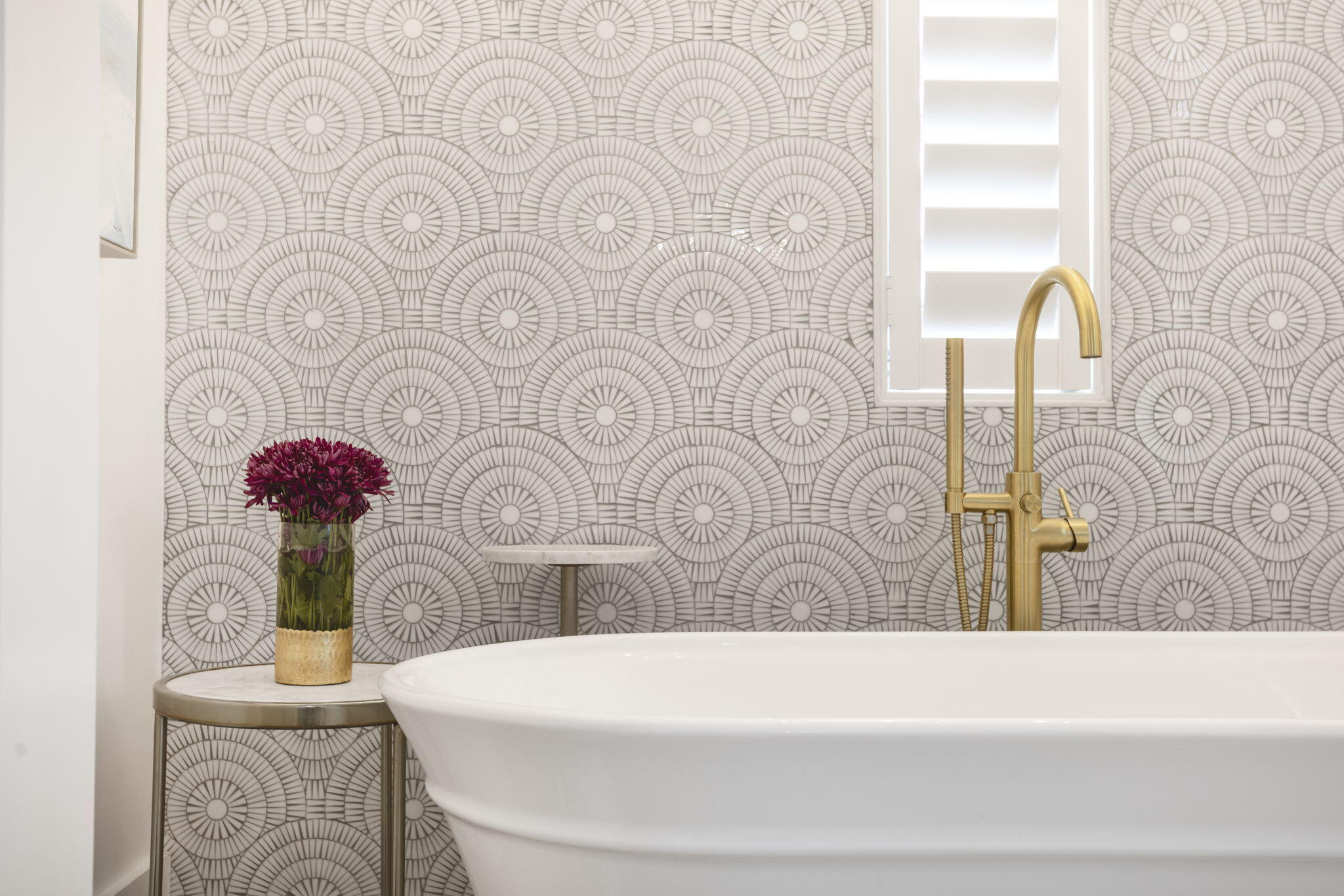 WHISPERING OAKS - Residential