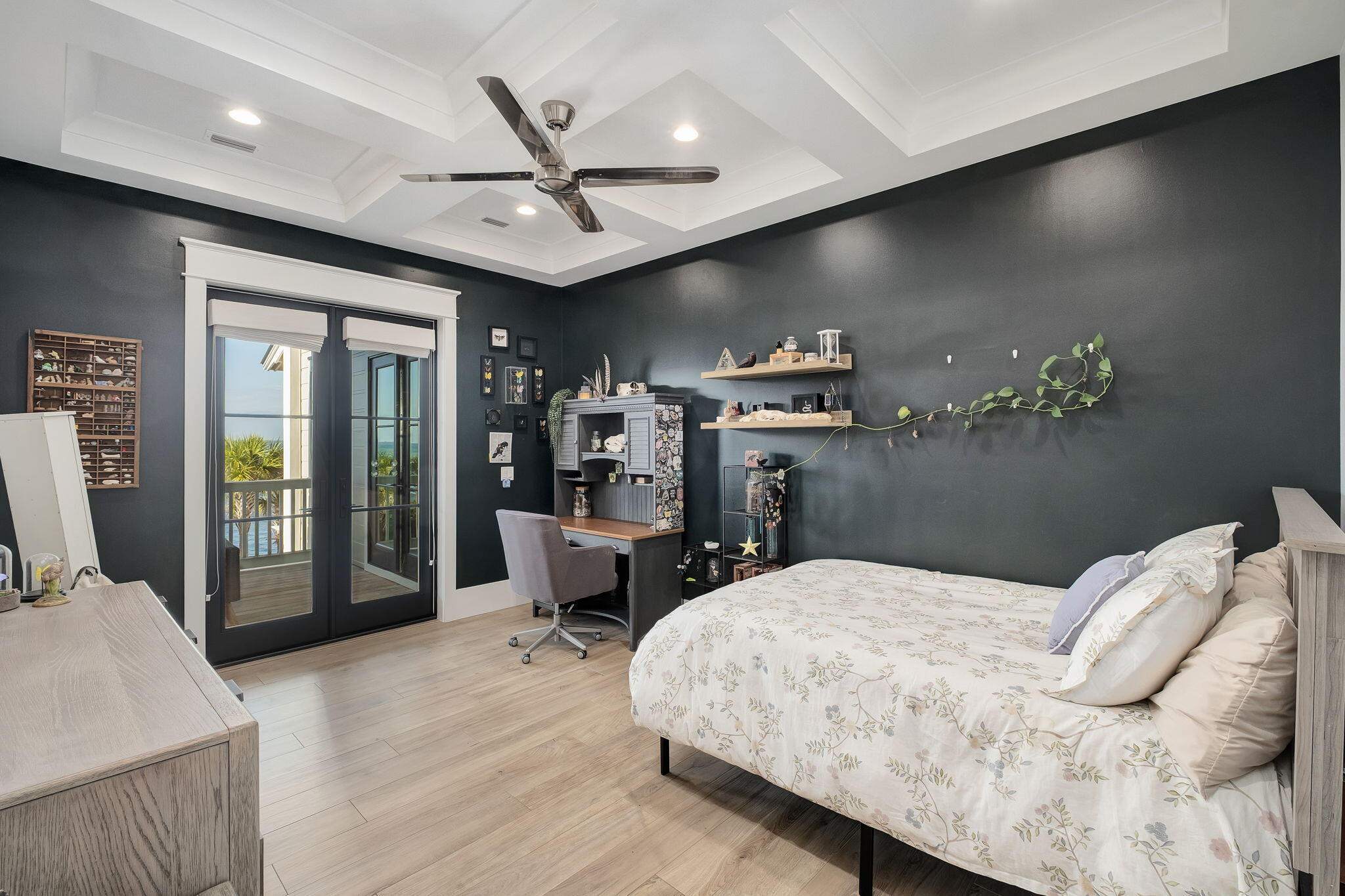 WHISPERING OAKS - Residential