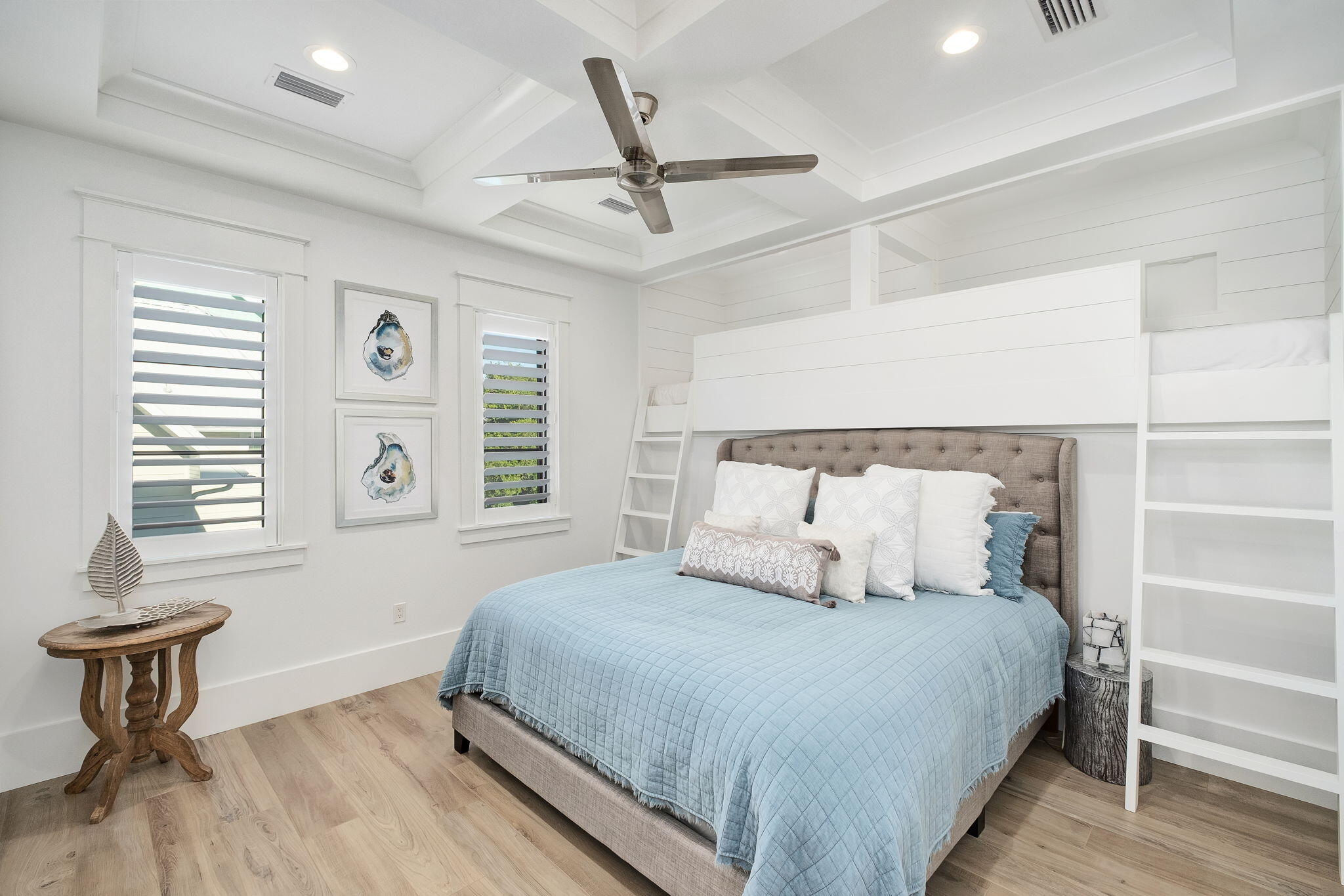 WHISPERING OAKS - Residential